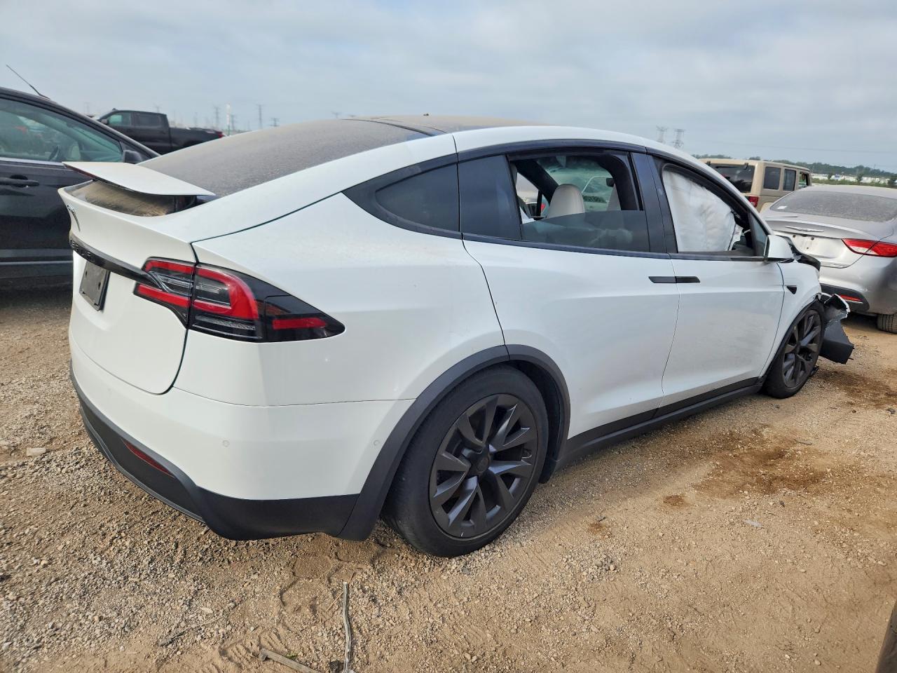 2023 Tesla Model X White vin: 7SAXCBE55PF376178