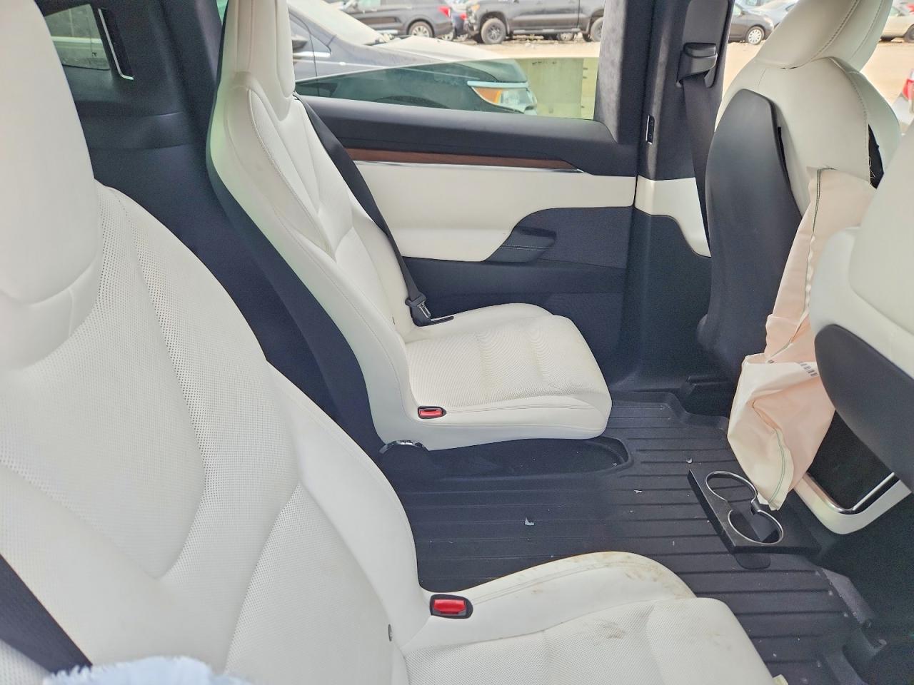 2023 Tesla Model X White vin: 7SAXCBE55PF376178