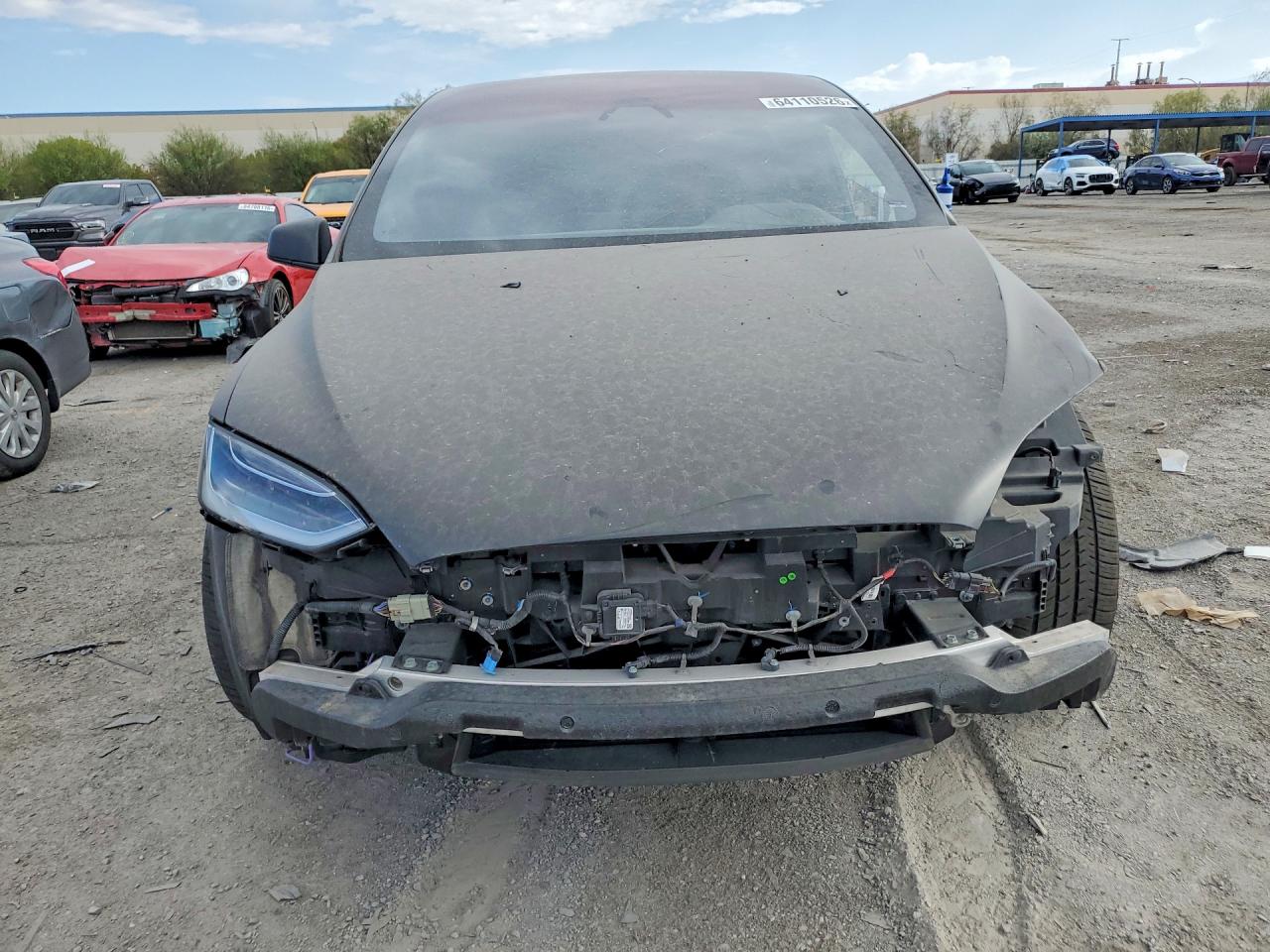 2022 Tesla Model X Угольный vin: 7SAXCBE67NF349408