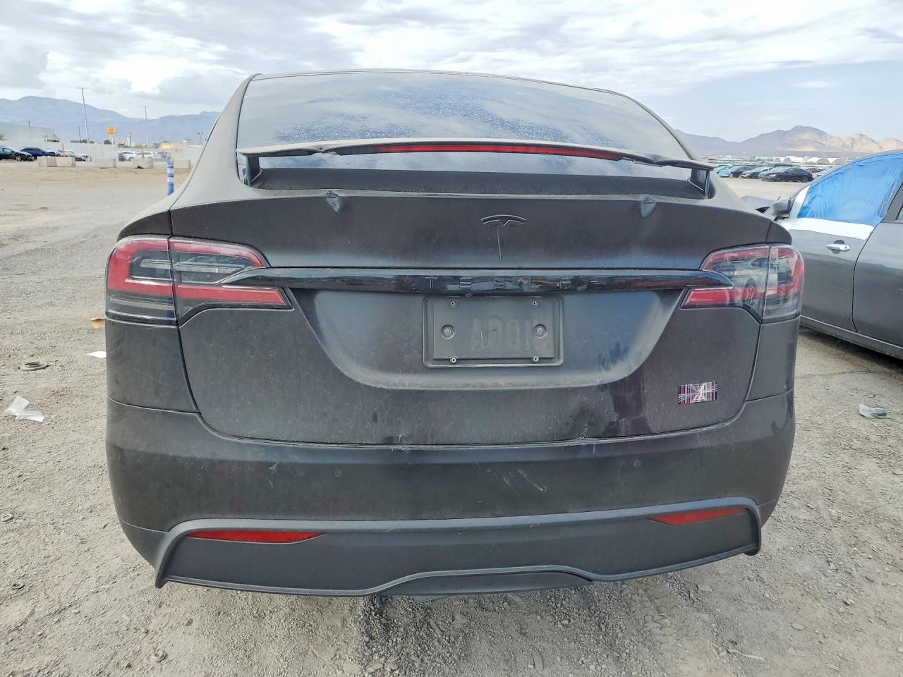 2022 Tesla Model X Угольный vin: 7SAXCBE67NF349408