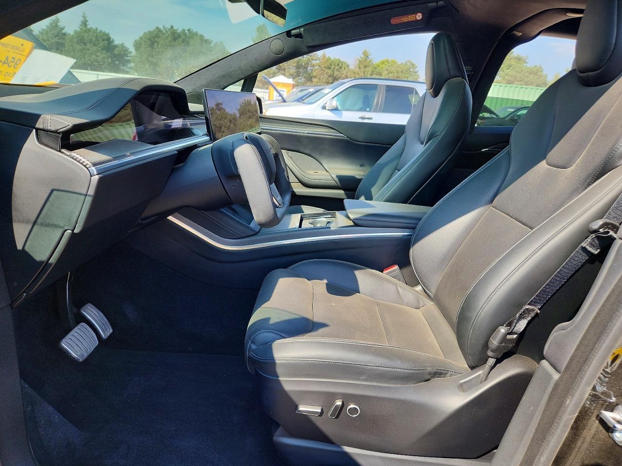2022 Tesla Model X Black vin: 7SAXCBE67NF354740
