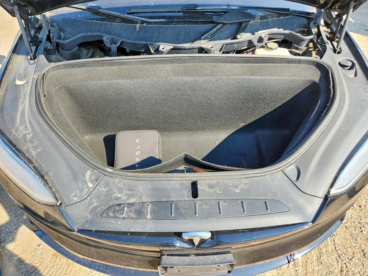 2022 Tesla Model X Black vin: 7SAXCBE67NF354740