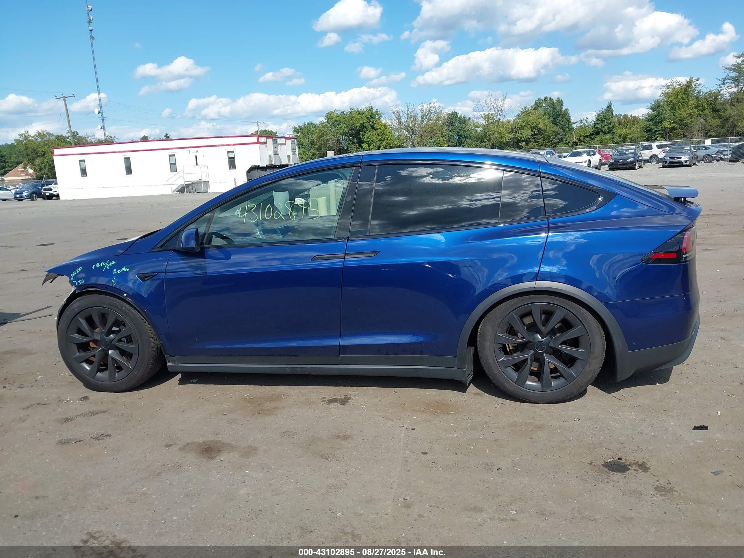 2023 Tesla Model X Dual Motor All-wheel Drive/standard Range Синий vin: 7SAXCDE57PF426297