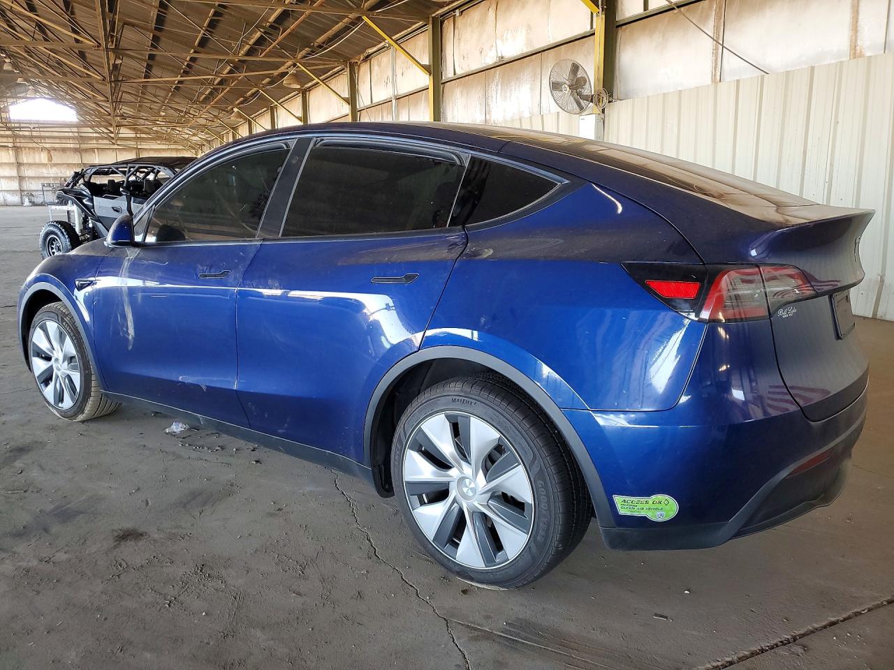 2023 Tesla Model Y Синий vin: 7SAYGAEE0PF682627
