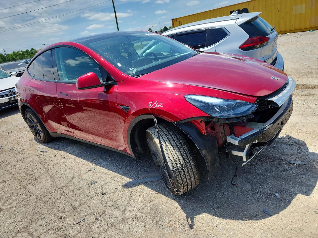 2024 Tesla Model Y Бордовый vin: 7SAYGAEE1RF168028