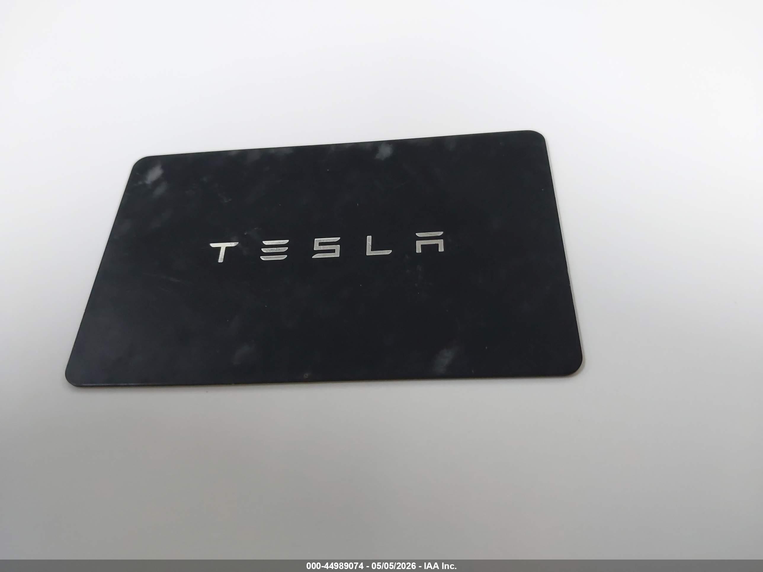 2024 Tesla Model Y Long Range Dual Motor All-wheel Drive Gray vin: 7SAYGAEE2RF046536