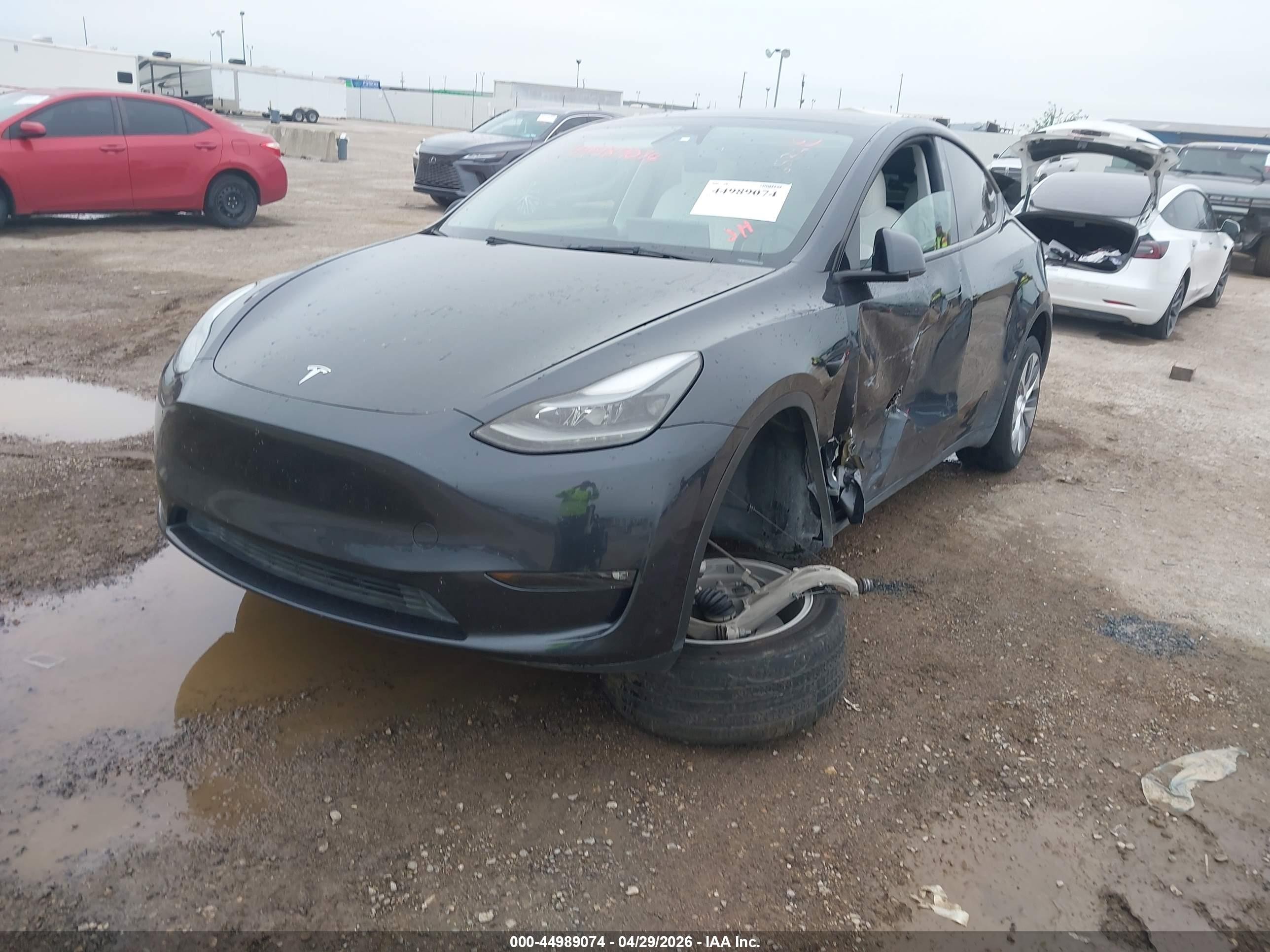 2024 Tesla Model Y Long Range Dual Motor All-wheel Drive Gray vin: 7SAYGAEE2RF046536