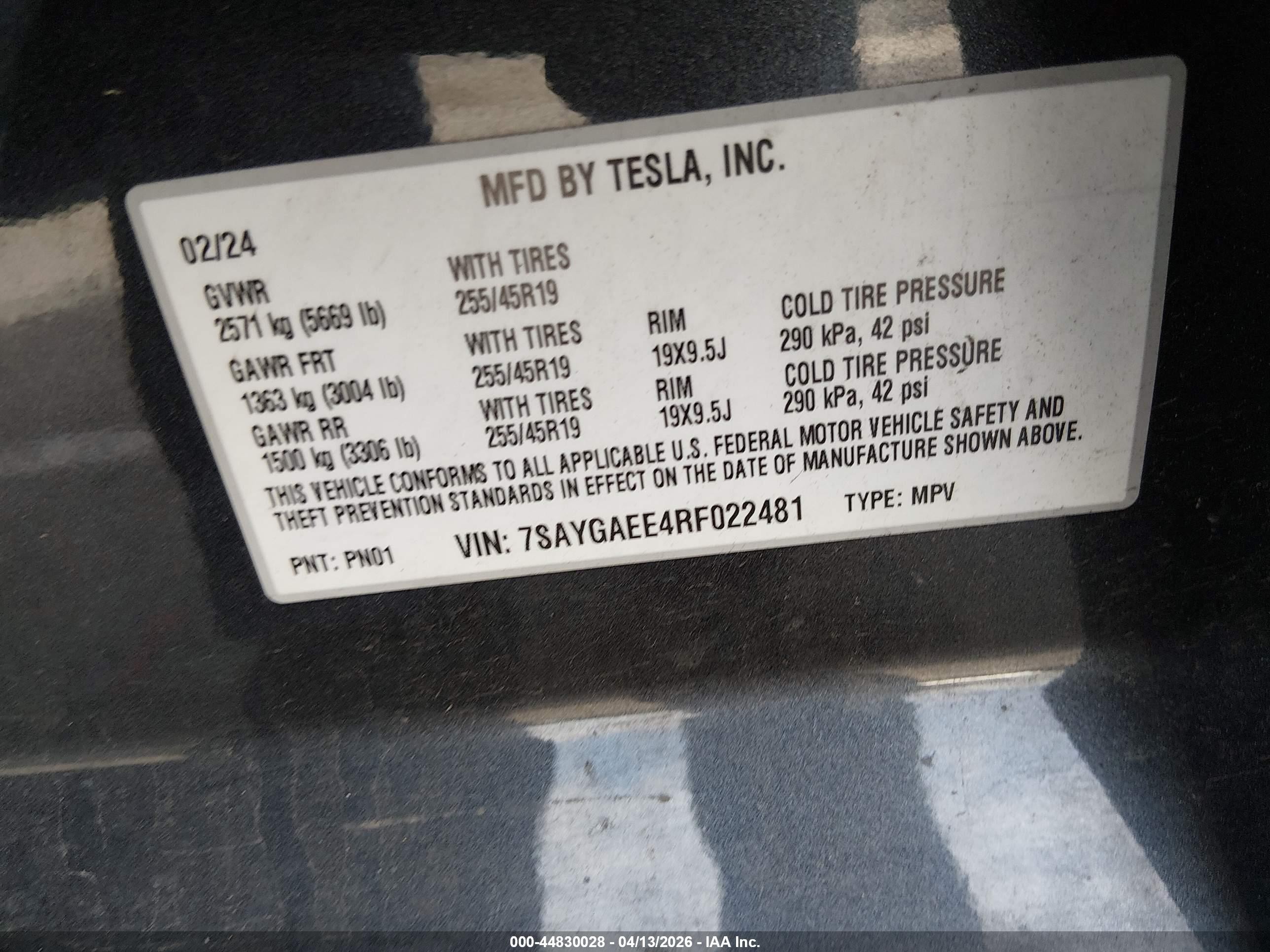2024 Tesla Model Y Long Range Dual Motor All-wheel Drive Gray vin: 7SAYGAEE4RF022481