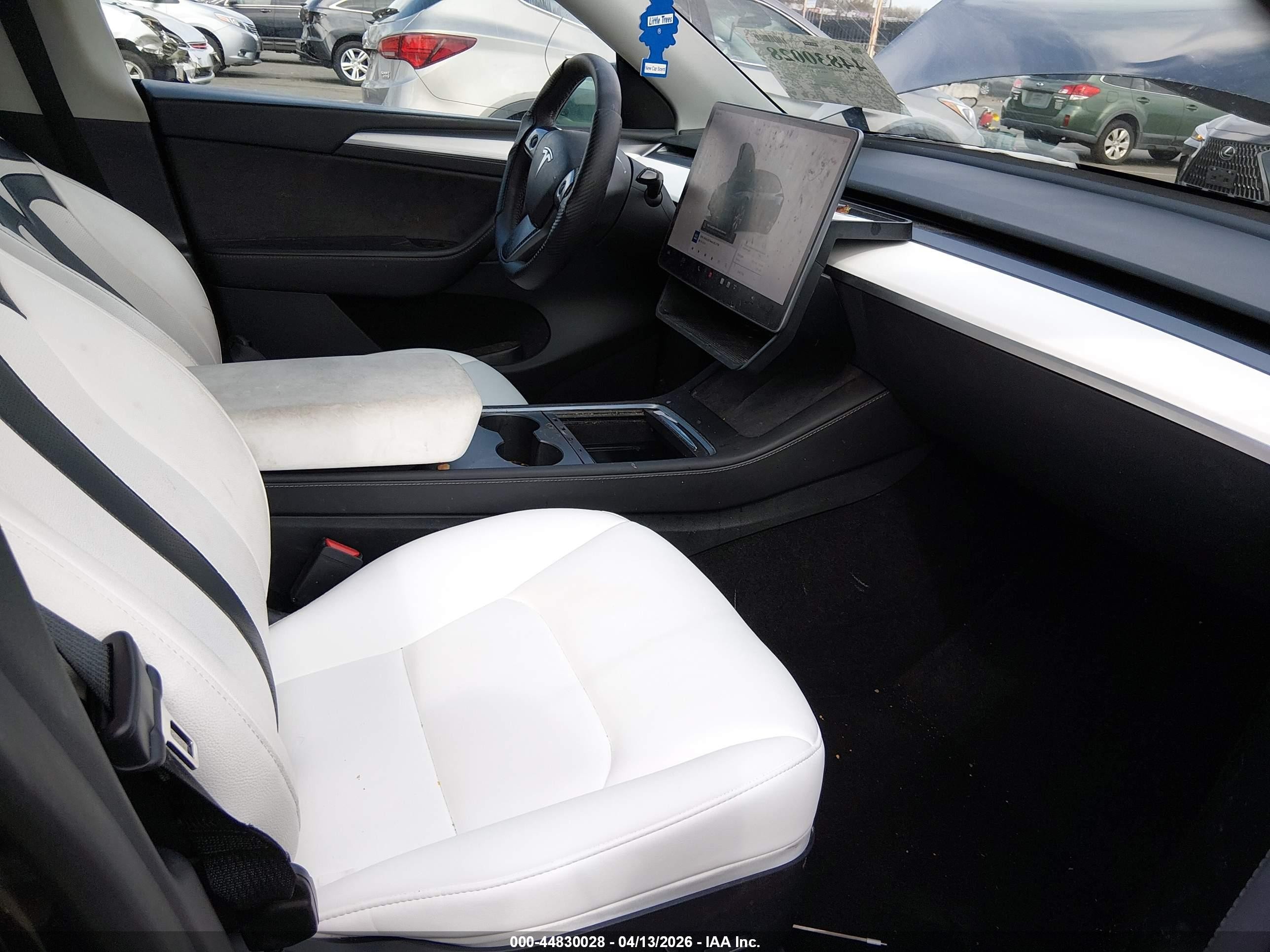 2024 Tesla Model Y Long Range Dual Motor All-wheel Drive Gray vin: 7SAYGAEE4RF022481