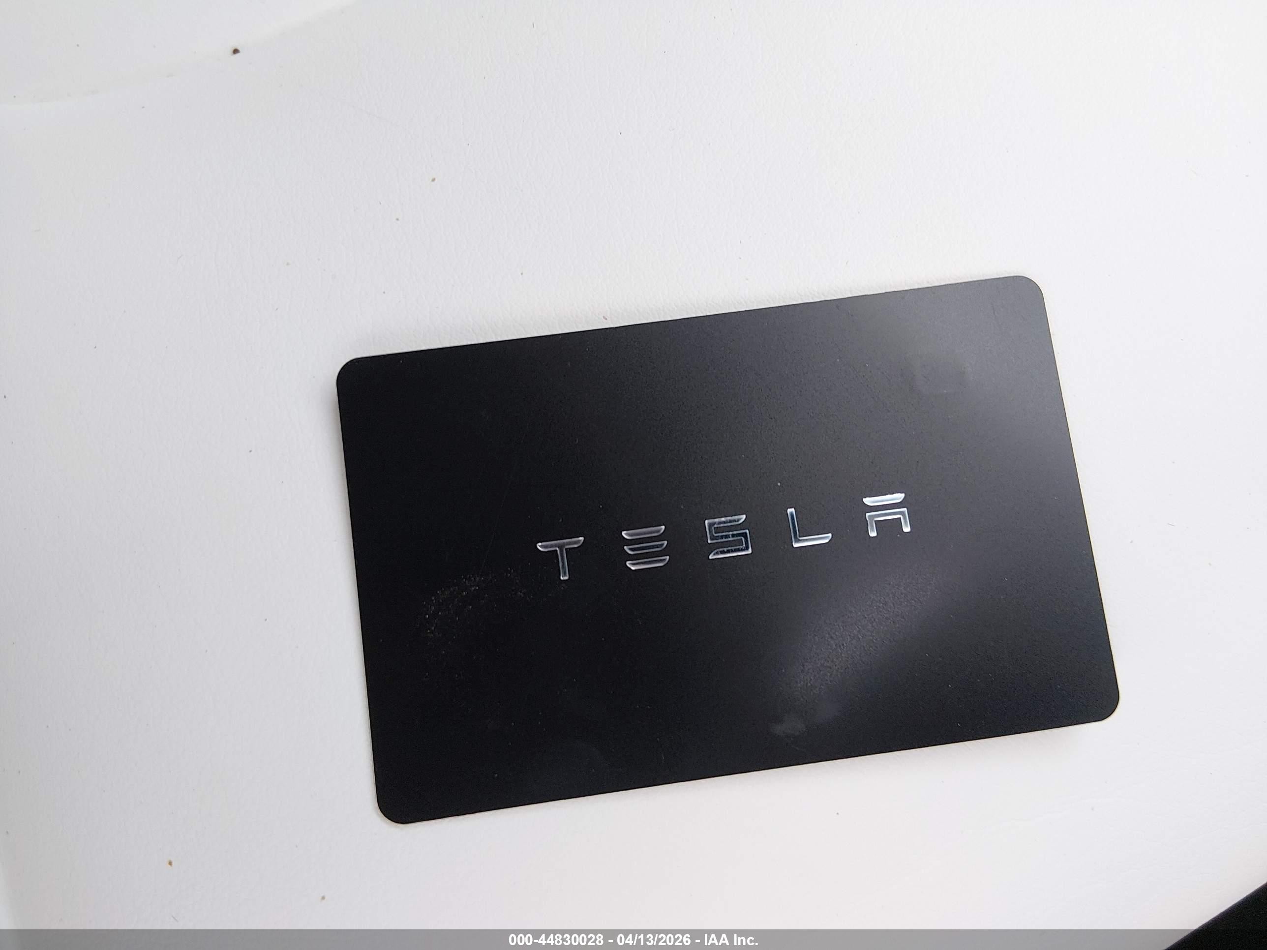 2024 Tesla Model Y Long Range Dual Motor All-wheel Drive Gray vin: 7SAYGAEE4RF022481