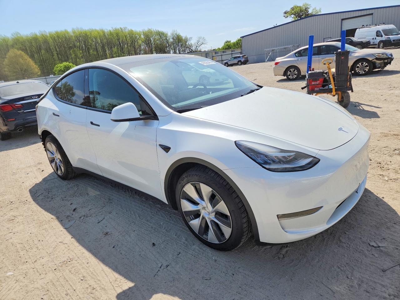 2023 Tesla Model Y White vin: 7SAYGAEE6PF599137