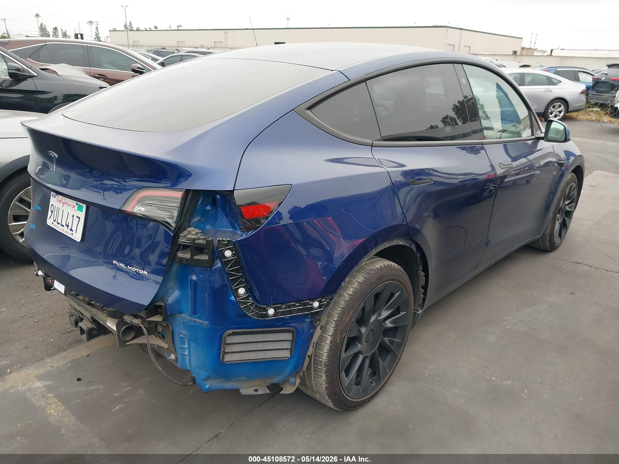 2023 Tesla Model Y Awd/long Range Dual Motor All-wheel Drive Blue vin: 7SAYGAEE6PF706588