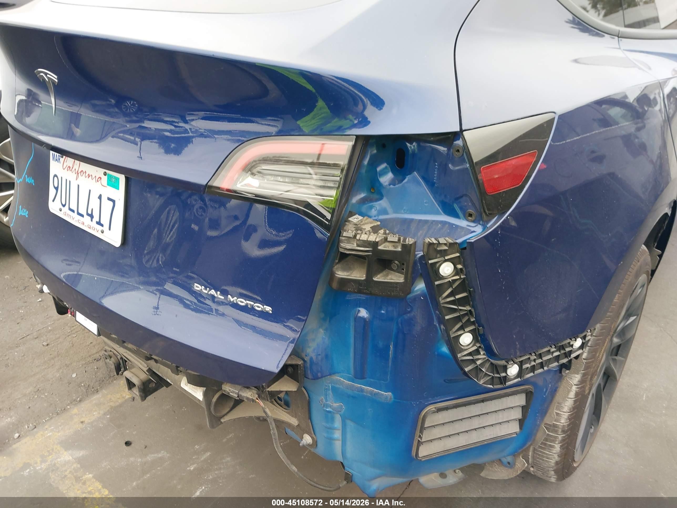 2023 Tesla Model Y Awd/long Range Dual Motor All-wheel Drive Blue vin: 7SAYGAEE6PF706588