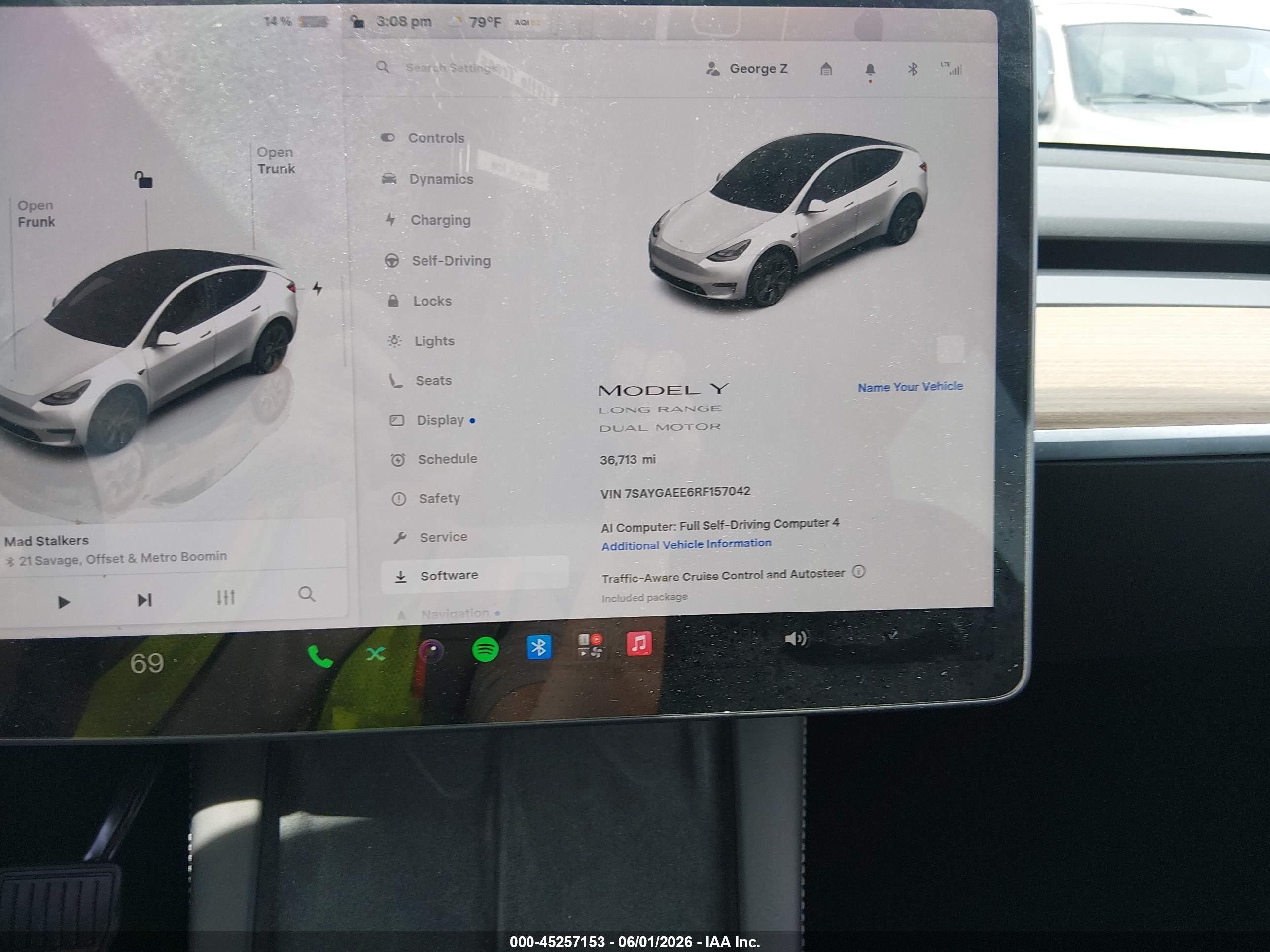 2024 Tesla Model Y Long Range Dual Motor All-wheel Drive White vin: 7SAYGAEE6RF157042