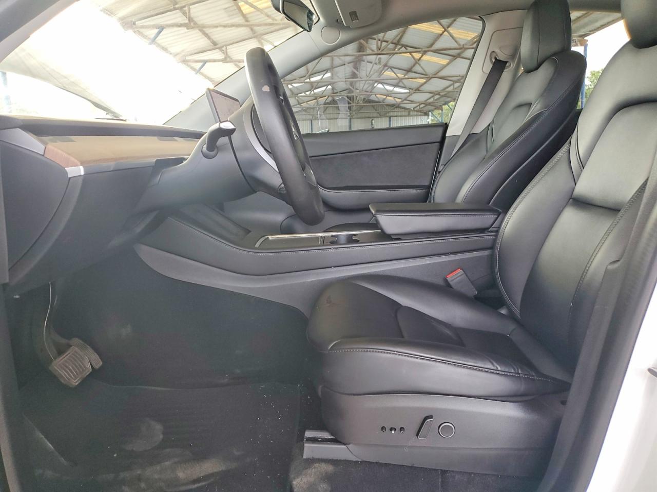2022 Tesla Model Y White vin: 7SAYGAEE7NF337527