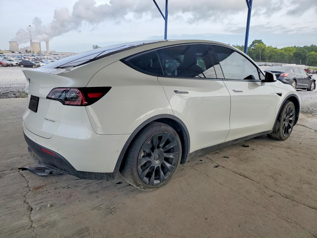 2022 Tesla Model Y White vin: 7SAYGAEE7NF337527