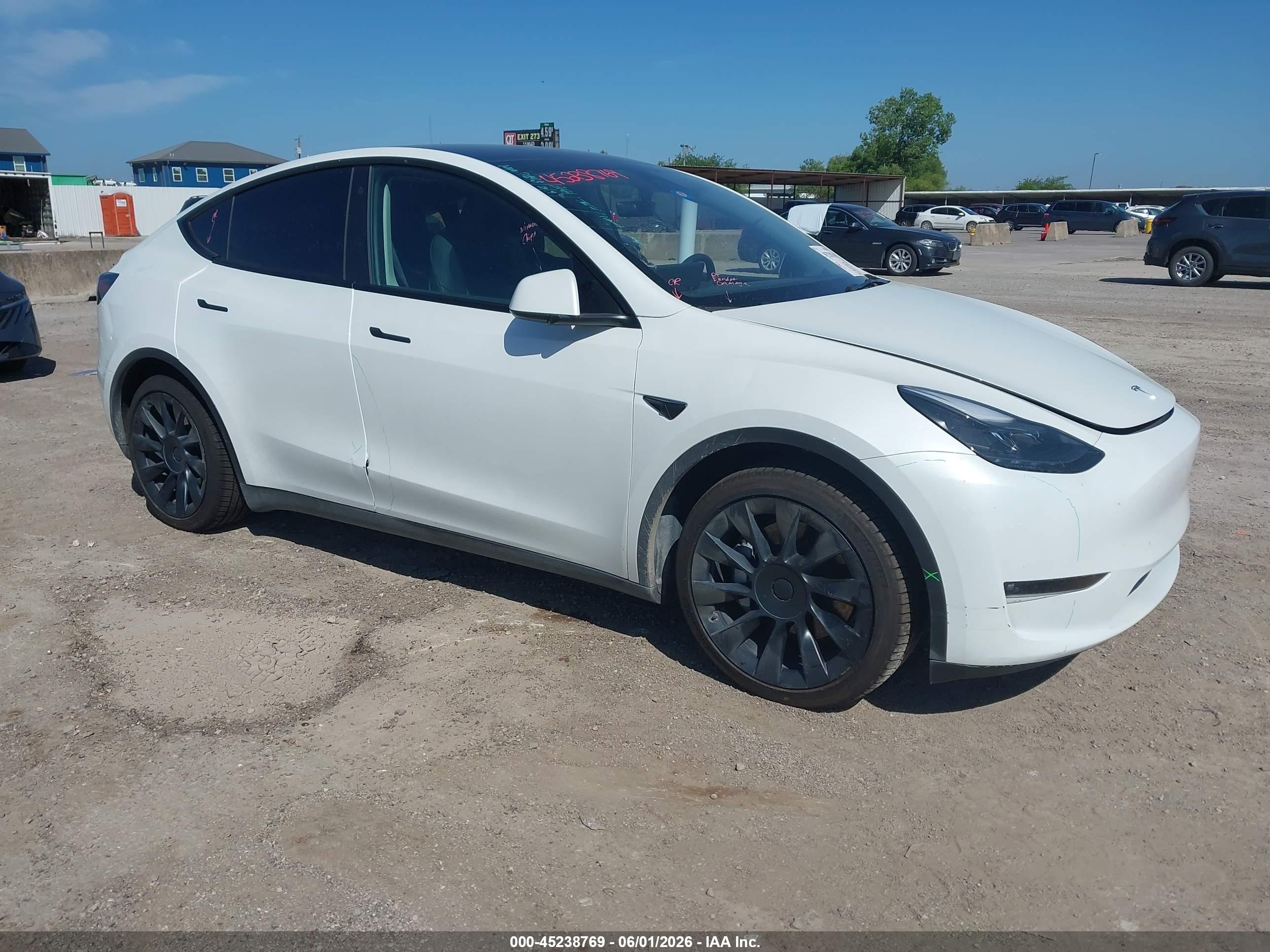 2023 Tesla Model Y   Белый vin: 7SAYGAEE7PF708463