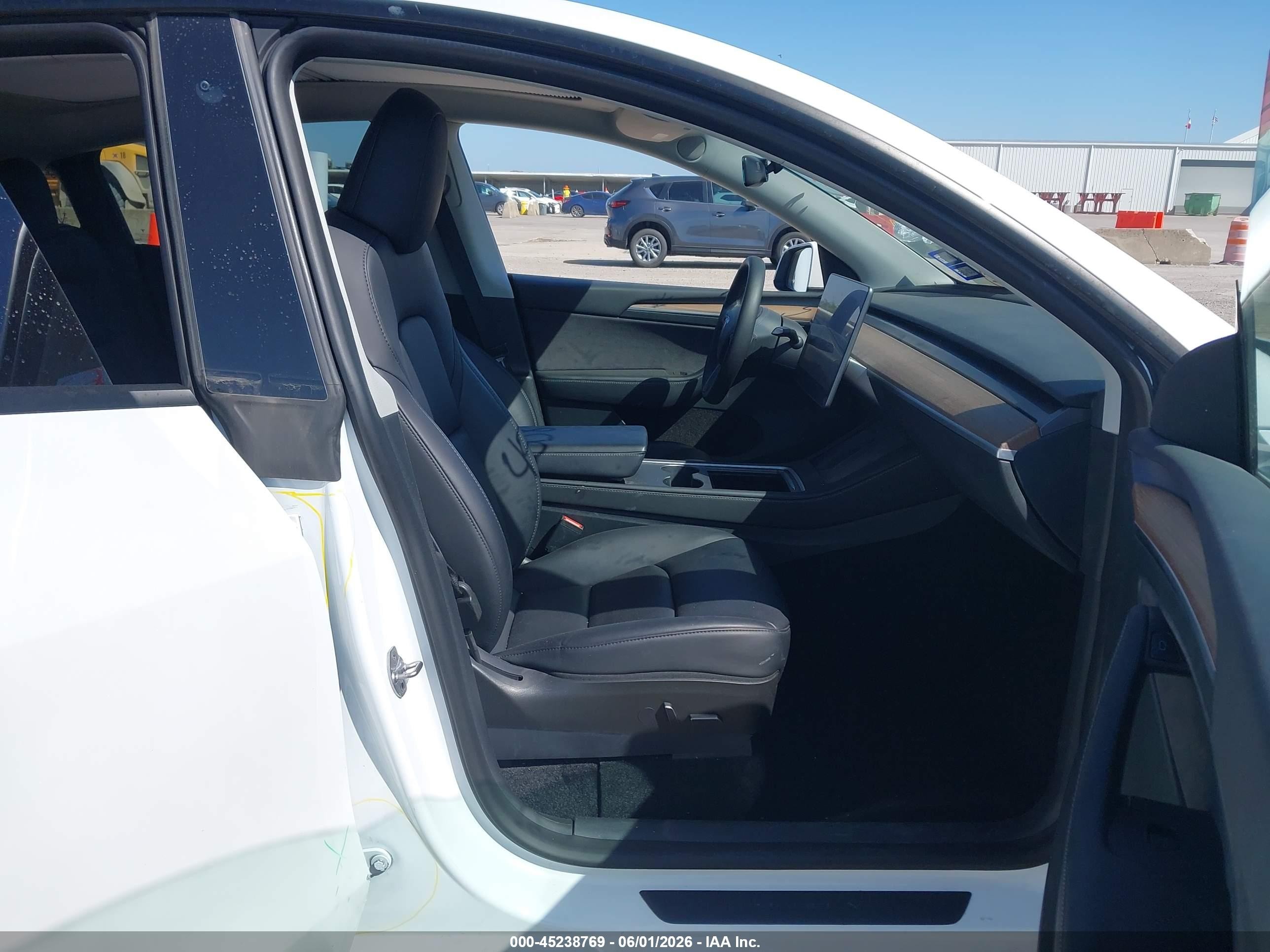 2023 Tesla Model Y   Белый vin: 7SAYGAEE7PF708463