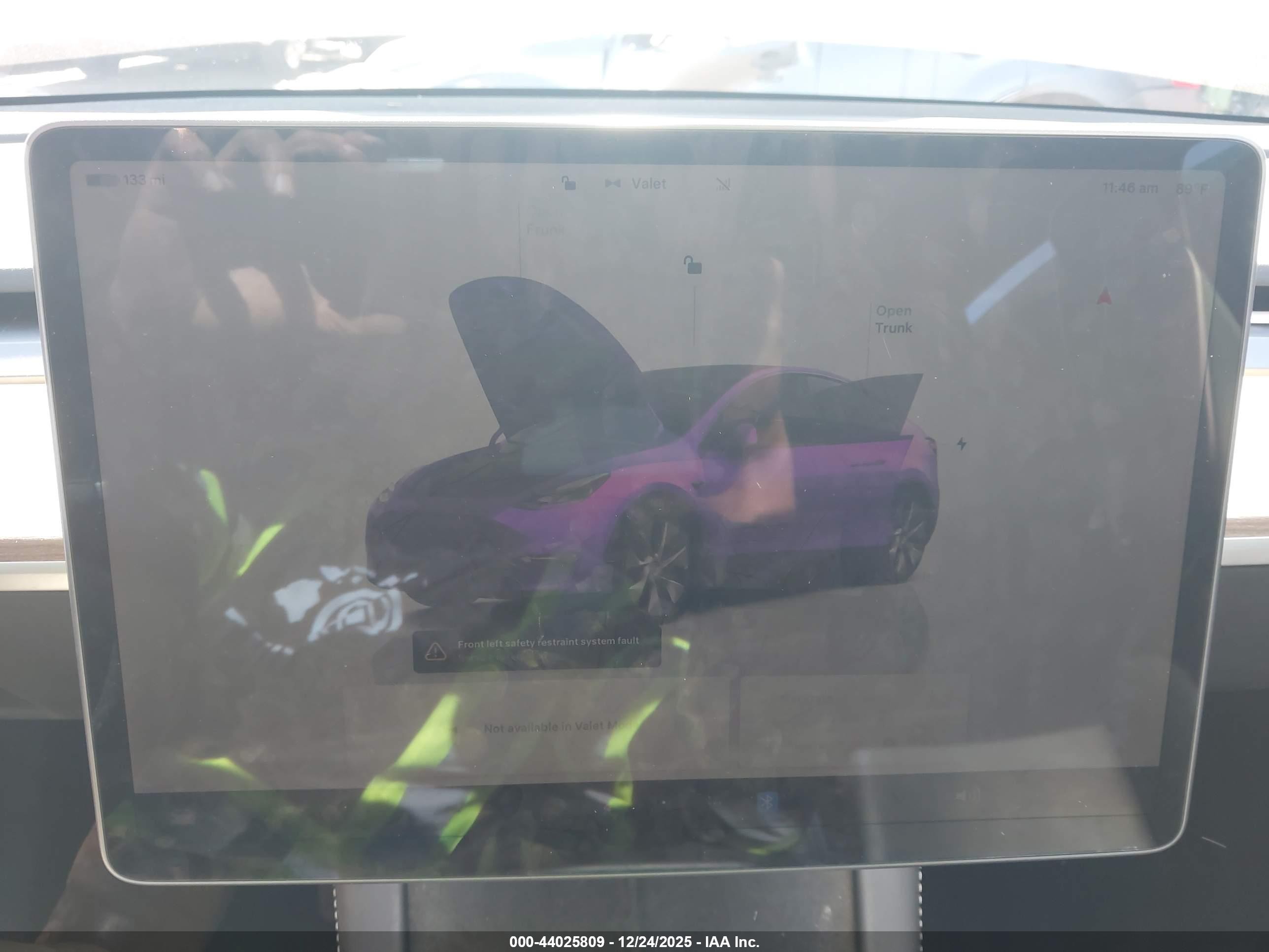 2022 Tesla Model Y Long Range Dual Motor All-wheel Drive Белый vin: 7SAYGAEE8NF540779
