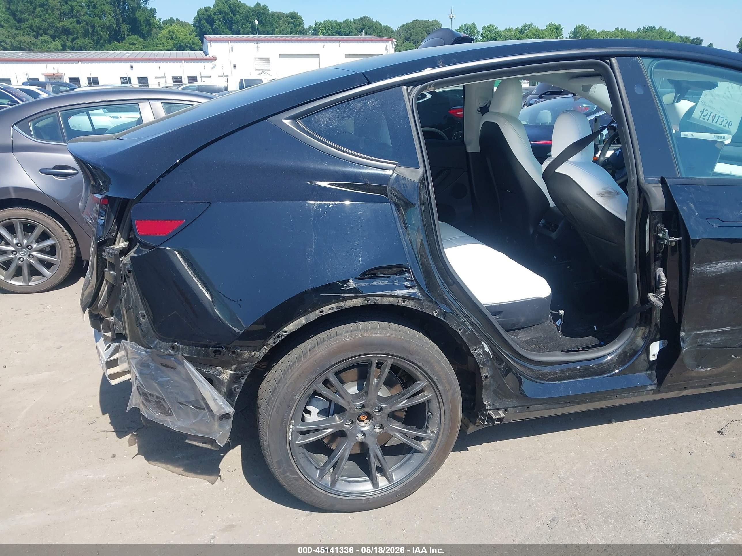 2024 Tesla Model Y Long Range Dual Motor All-wheel Drive Black vin: 7SAYGAEE8RF150268