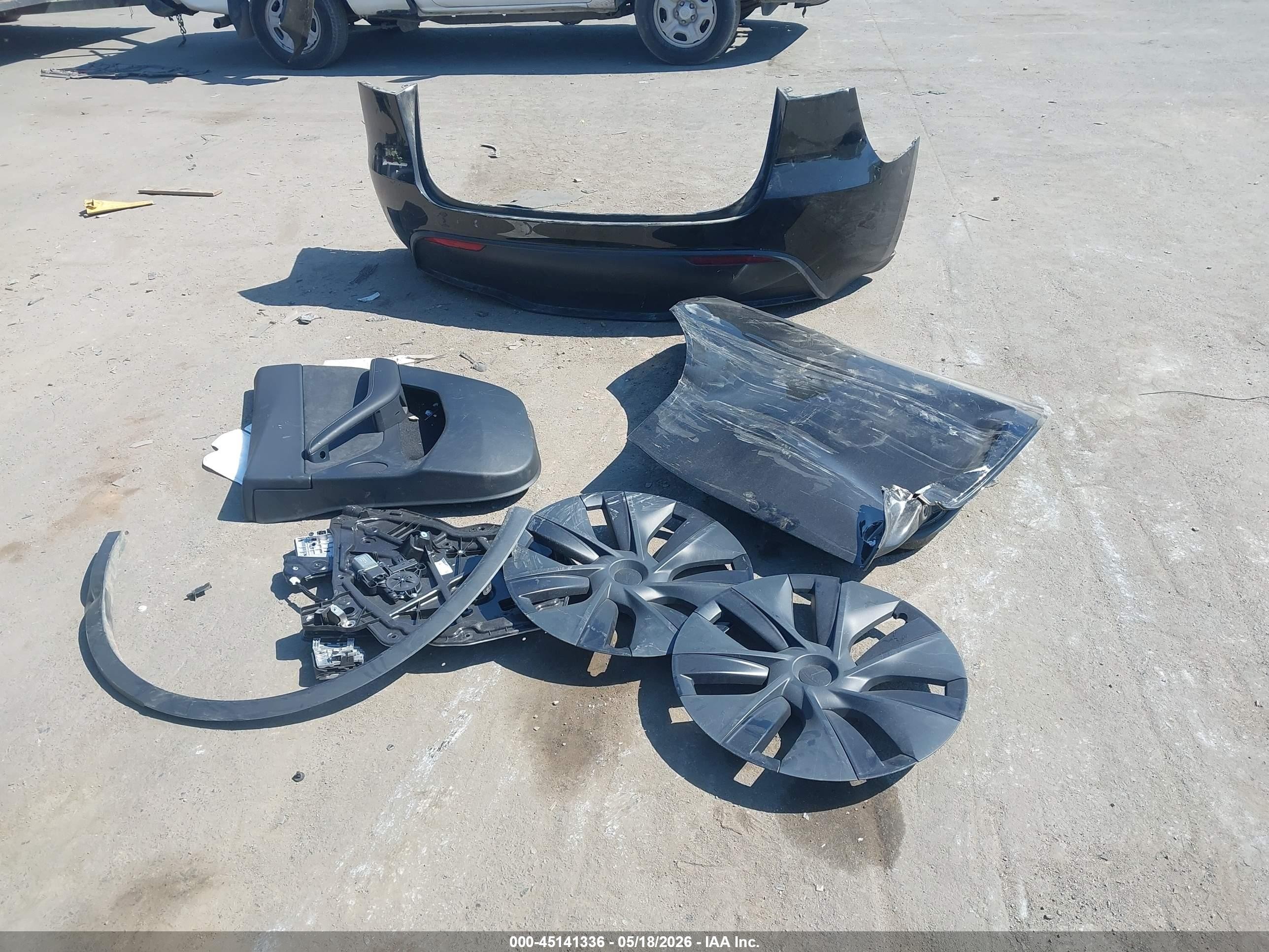 2024 Tesla Model Y Long Range Dual Motor All-wheel Drive Black vin: 7SAYGAEE8RF150268