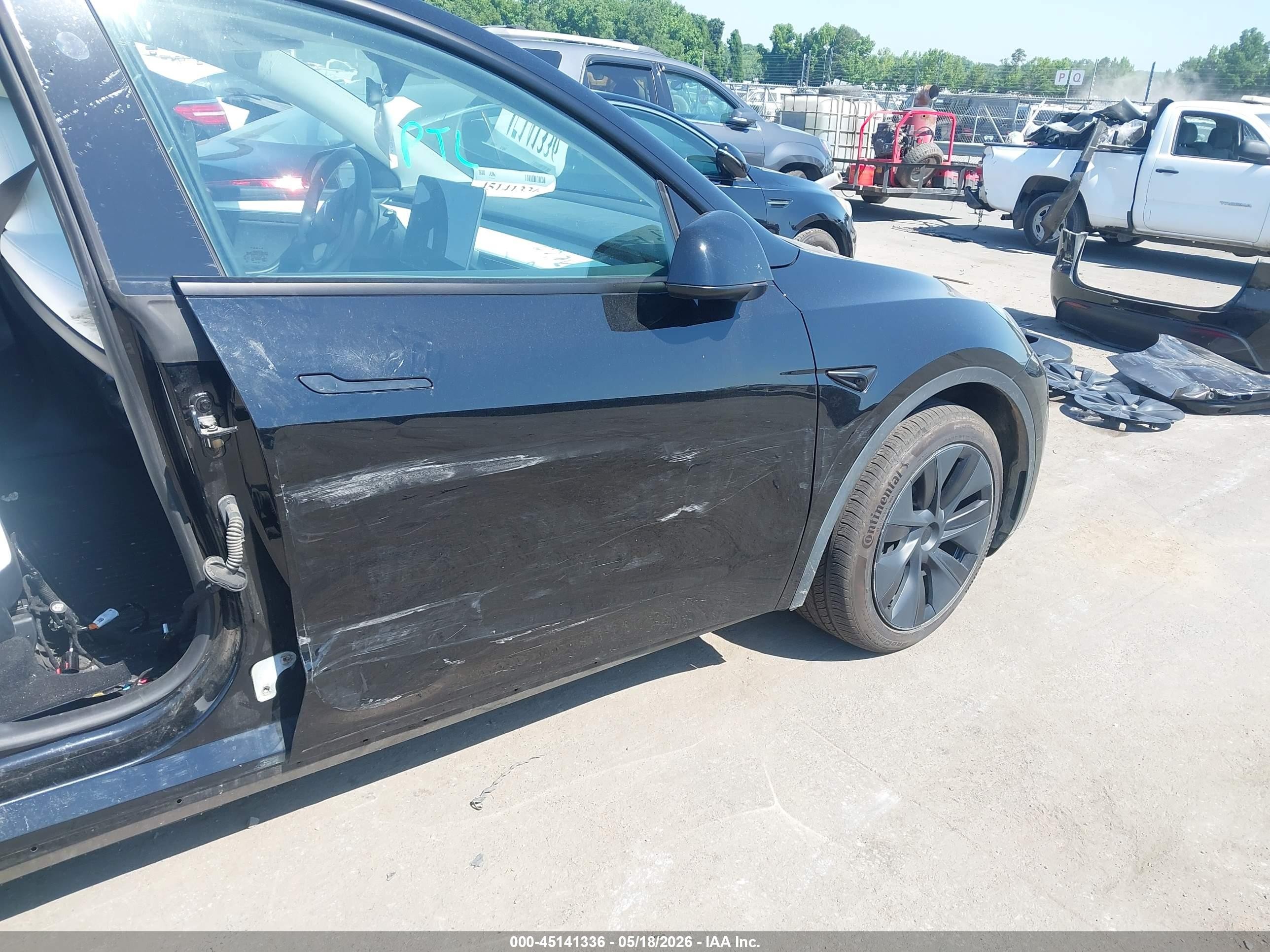 2024 Tesla Model Y Long Range Dual Motor All-wheel Drive Black vin: 7SAYGAEE8RF150268