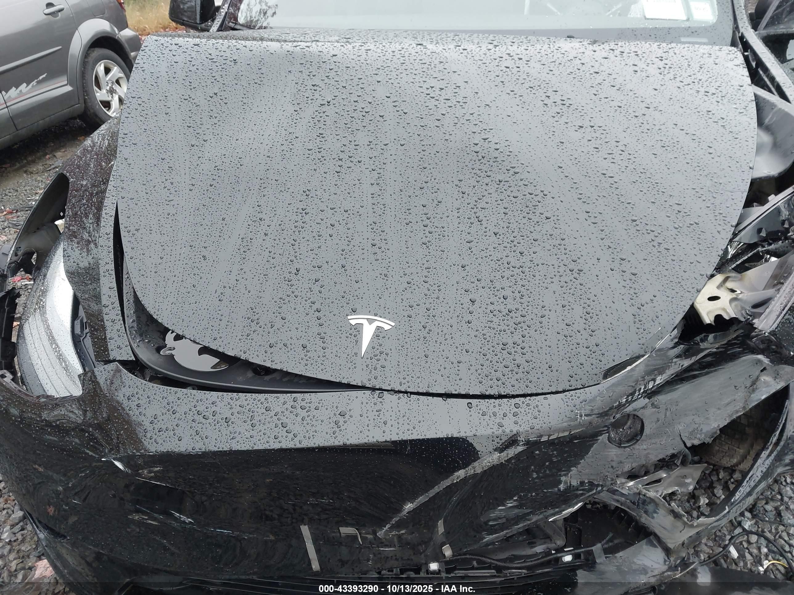 2024 Tesla Model Y Long Range Dual Motor All-wheel Drive Black vin: 7SAYGAEEXRF060832