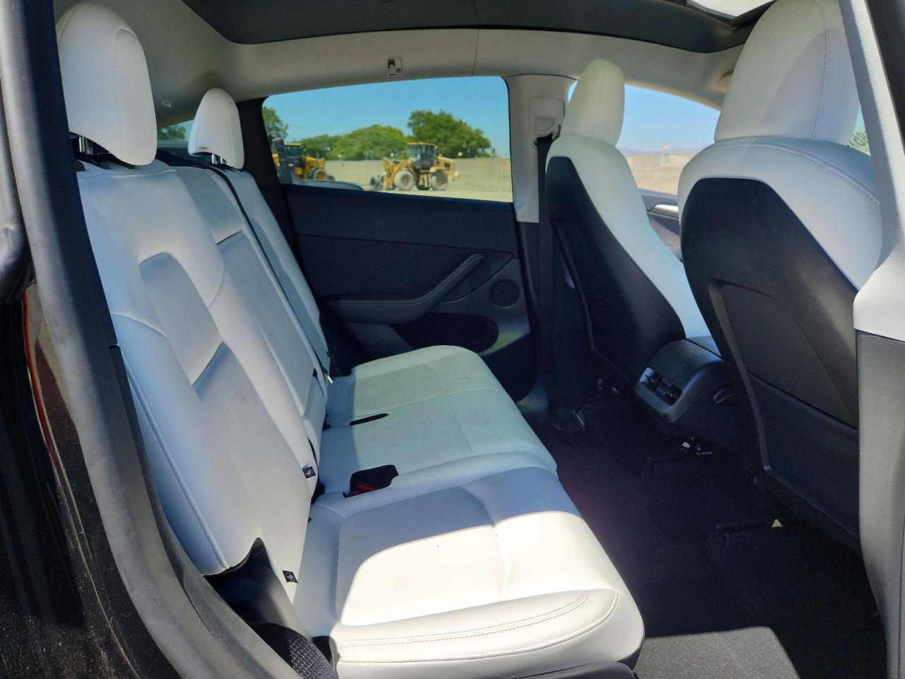 2025 Tesla Model Y Black vin: 7SAYGAEEXSF271552