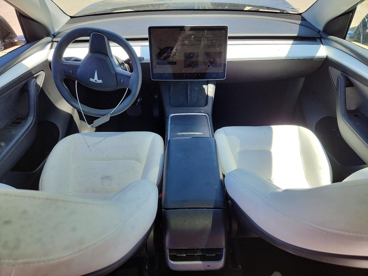2025 Tesla Model Y Black vin: 7SAYGAEEXSF271552