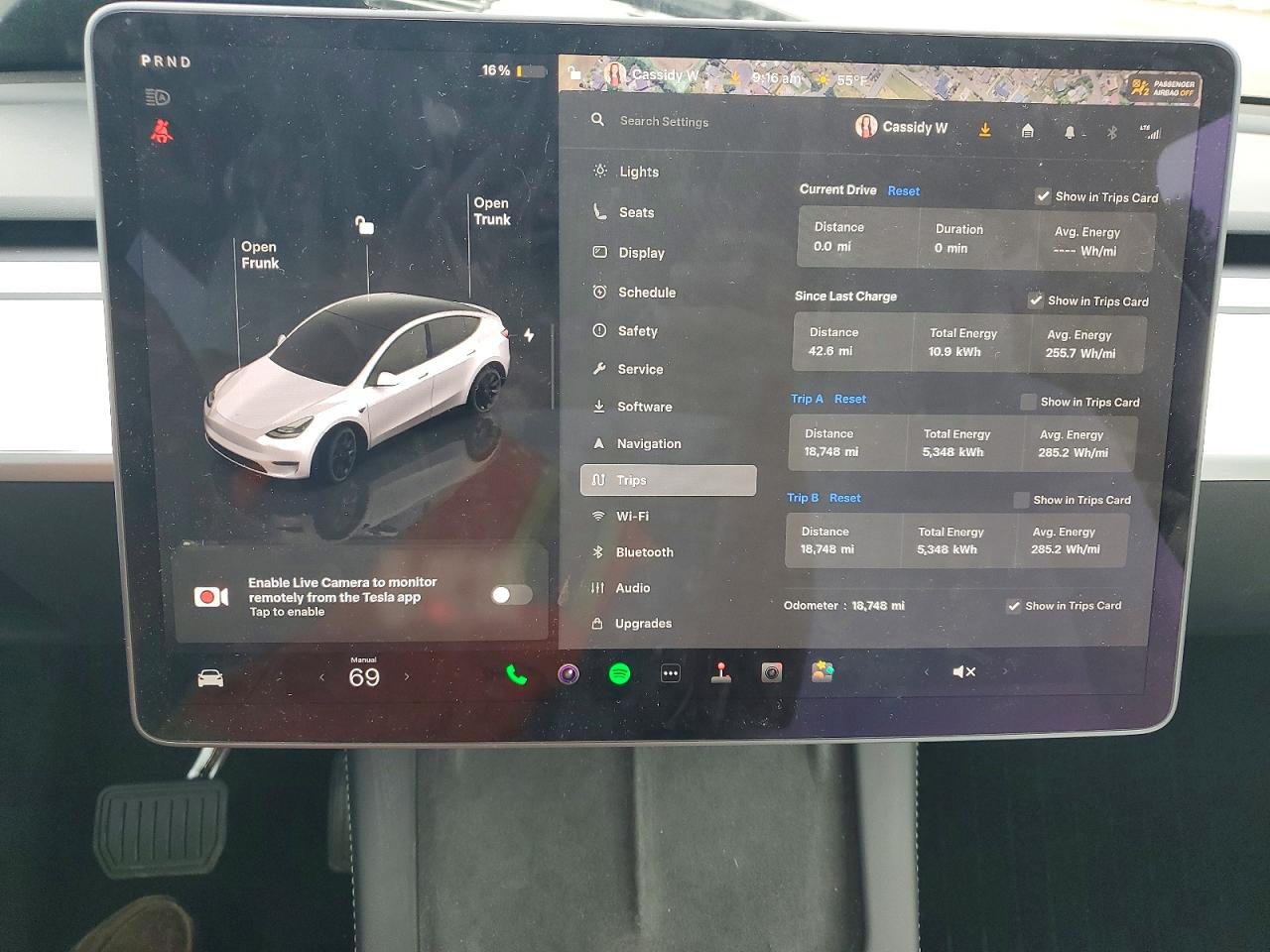 2025 Tesla Model Y White vin: 7SAYGDED0SF281595