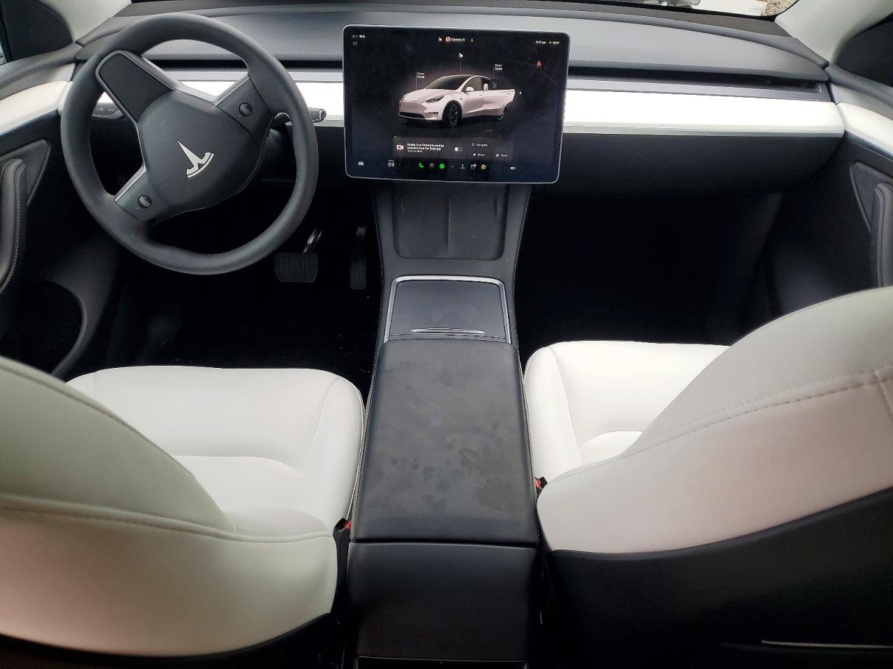 2025 Tesla Model Y White vin: 7SAYGDED0SF281595