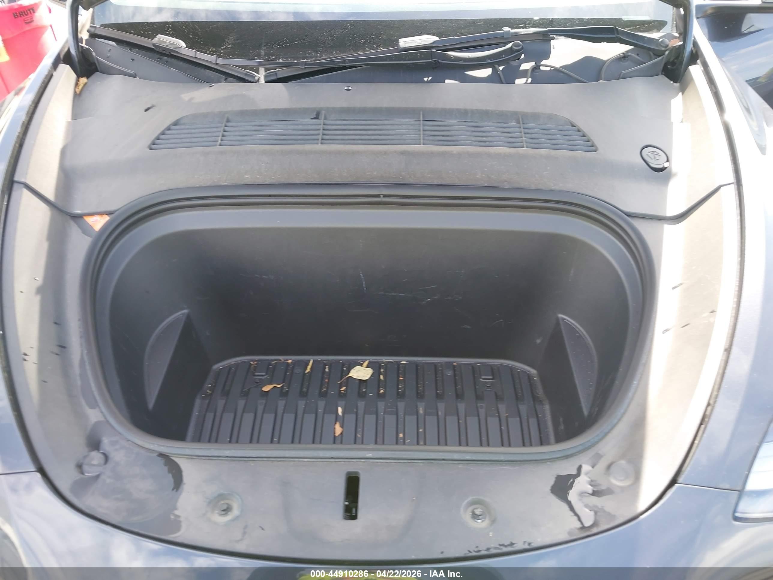 2024 Tesla Model Y Long Range Single Motor Rear-wheel Drive/rwd Black vin: 7SAYGDED1RF199482