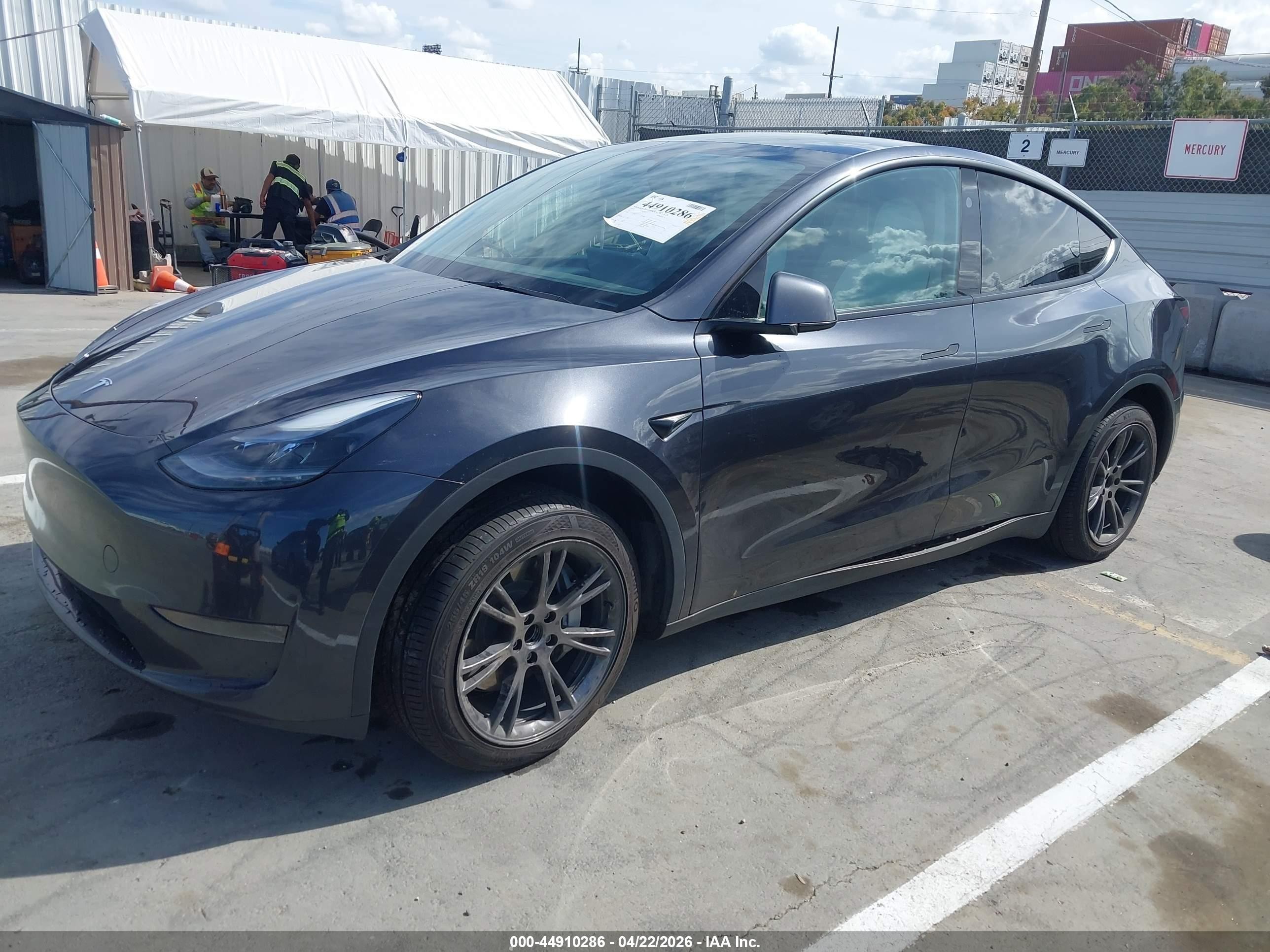 2024 Tesla Model Y Long Range Single Motor Rear-wheel Drive/rwd Black vin: 7SAYGDED1RF199482