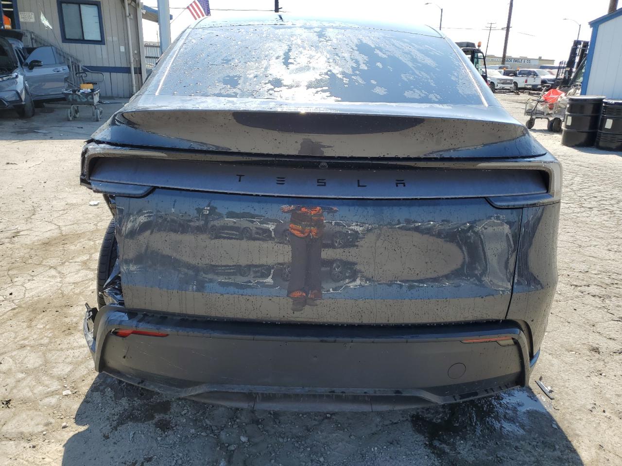 2026 Tesla Model Y Gray vin: 7SAYGDED1TF396241