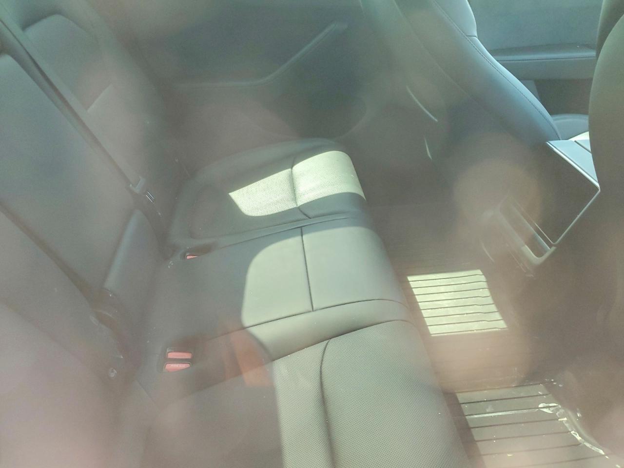 2026 Tesla Model Y Black vin: 7SAYGDED2TF421843