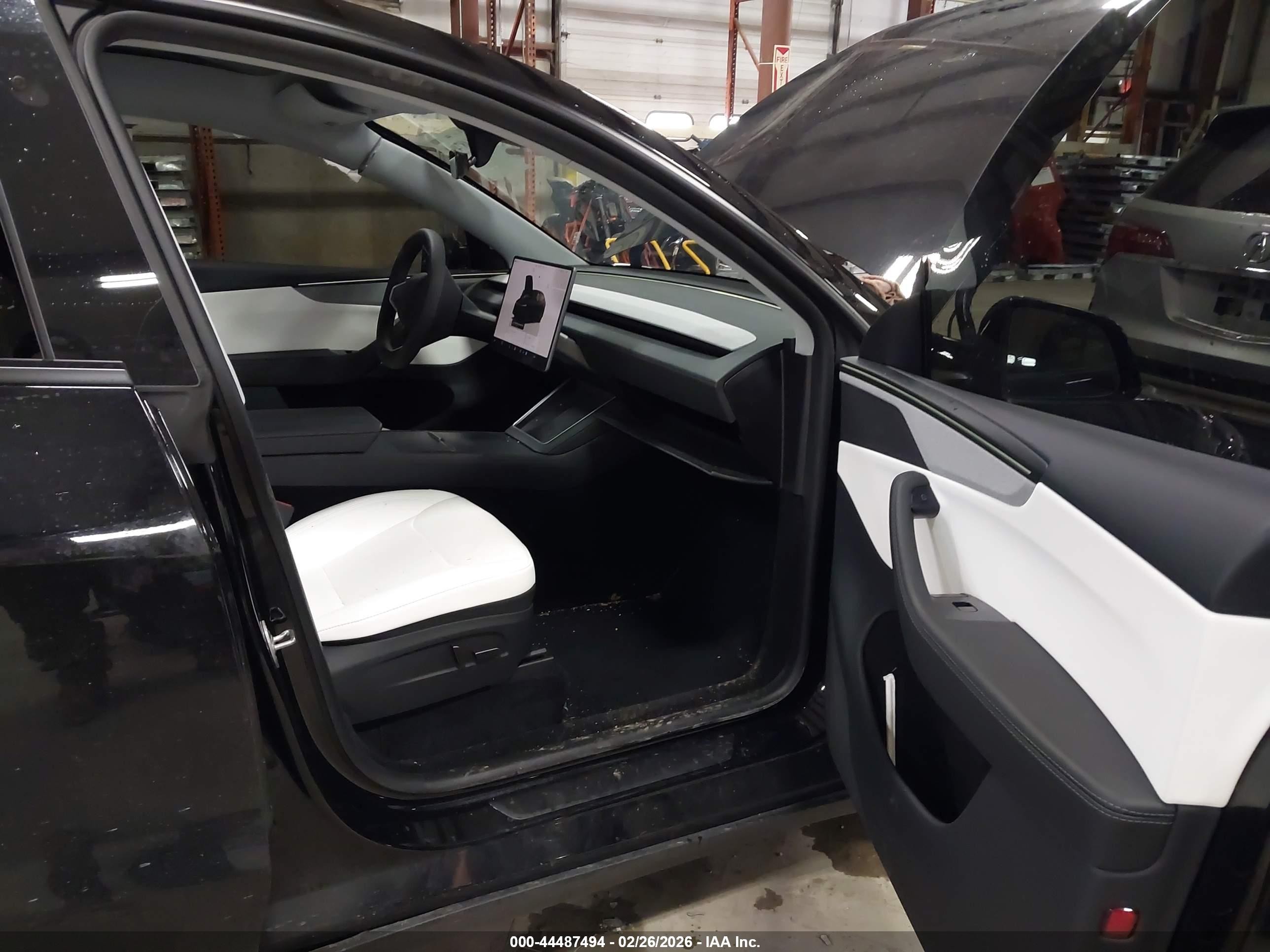 2026 Tesla Model Y Premium Rear-wheel Drive/standard Rear-wheel Drive Black vin: 7SAYGDED2TF518203