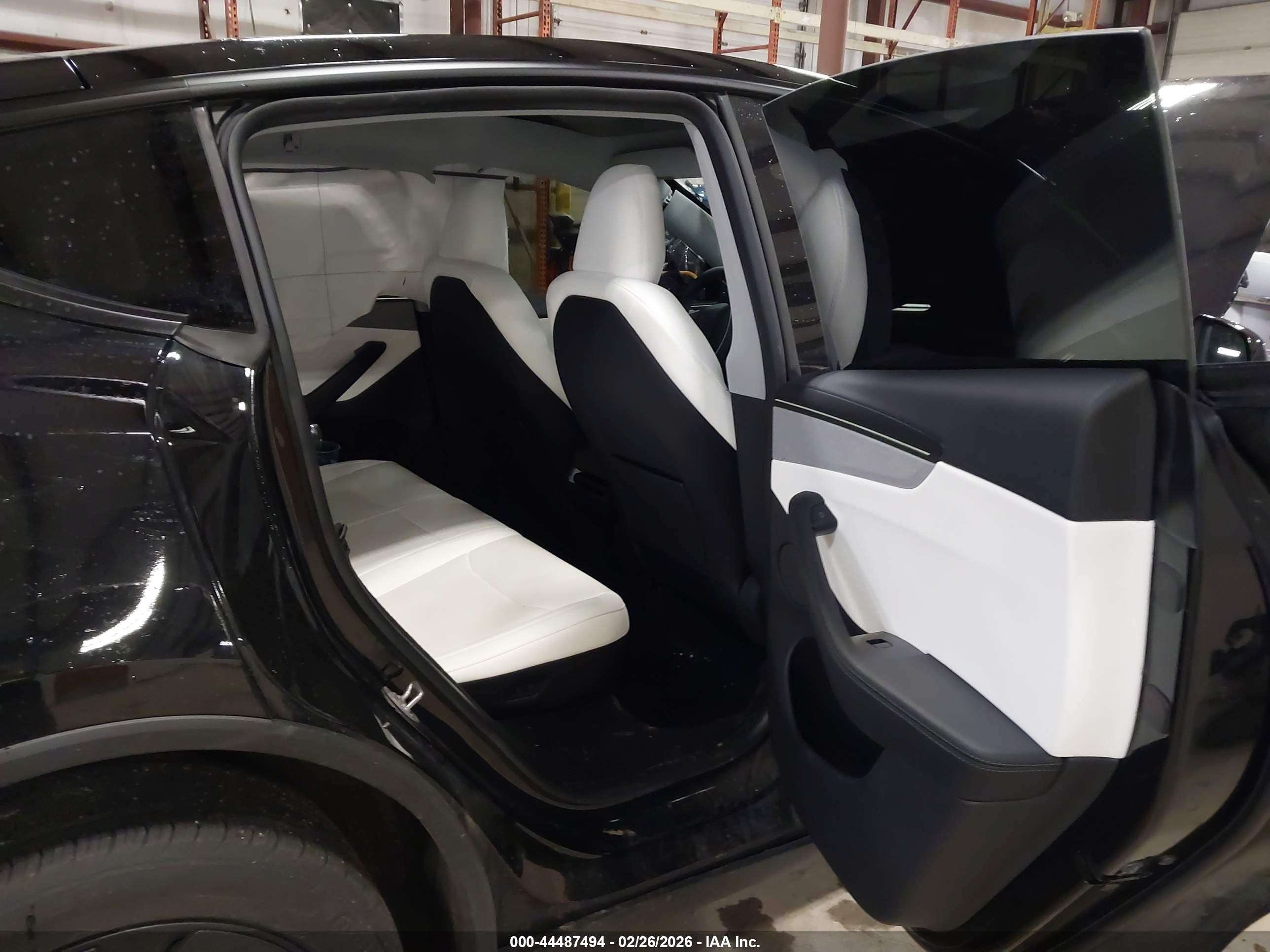 2026 Tesla Model Y Premium Rear-wheel Drive/standard Rear-wheel Drive Black vin: 7SAYGDED2TF518203