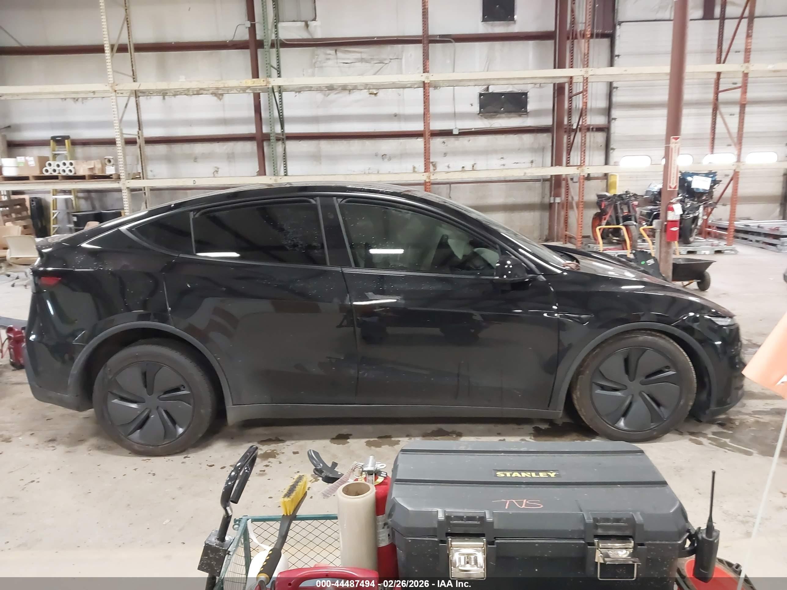 2026 Tesla Model Y Premium Rear-wheel Drive/standard Rear-wheel Drive Black vin: 7SAYGDED2TF518203