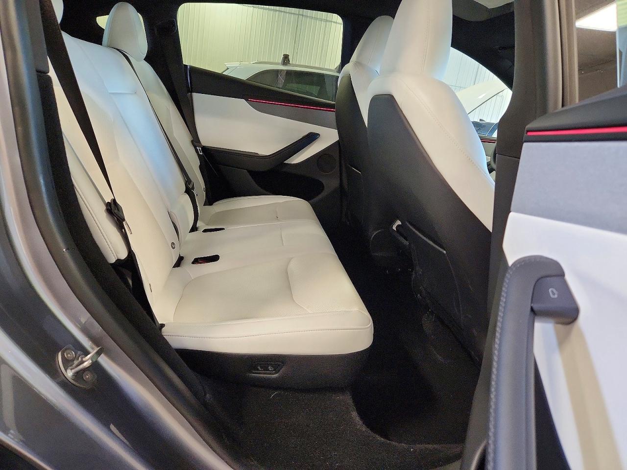 2026 Tesla Model Y Silver vin: 7SAYGDED2TF585996