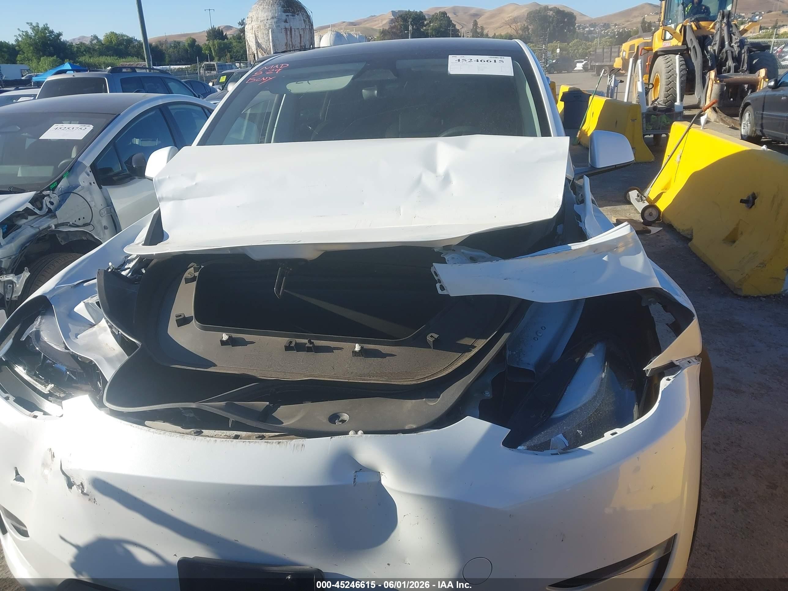2023 Tesla Model Y Rwd Белый vin: 7SAYGDED3PF950241