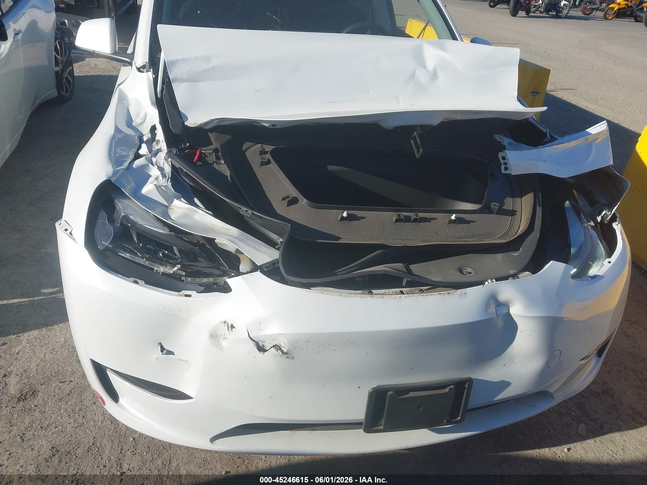 2023 Tesla Model Y Rwd Белый vin: 7SAYGDED3PF950241