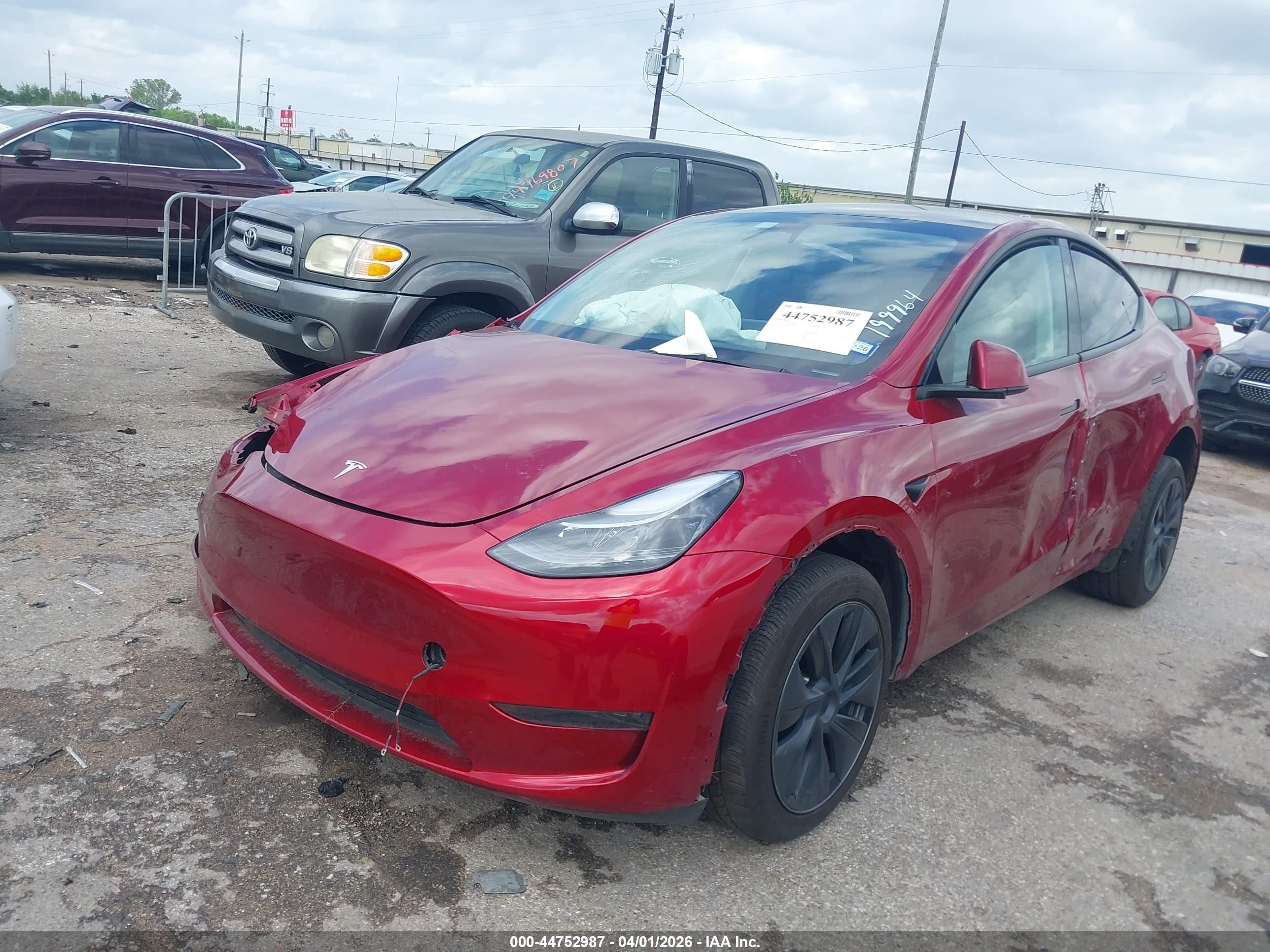 2024 Tesla Model Y Long Range Single Motor Rear-wheel Drive/rwd Red vin: 7SAYGDED3RF113881