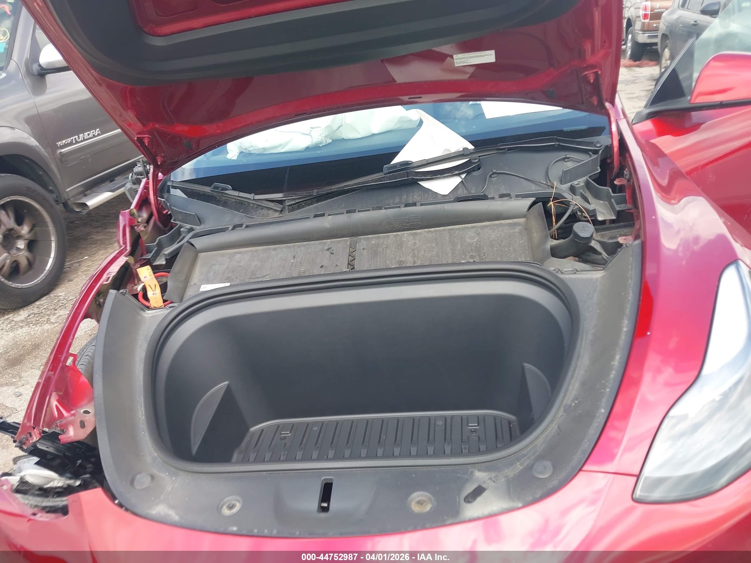 2024 Tesla Model Y Long Range Single Motor Rear-wheel Drive/rwd Red vin: 7SAYGDED3RF113881