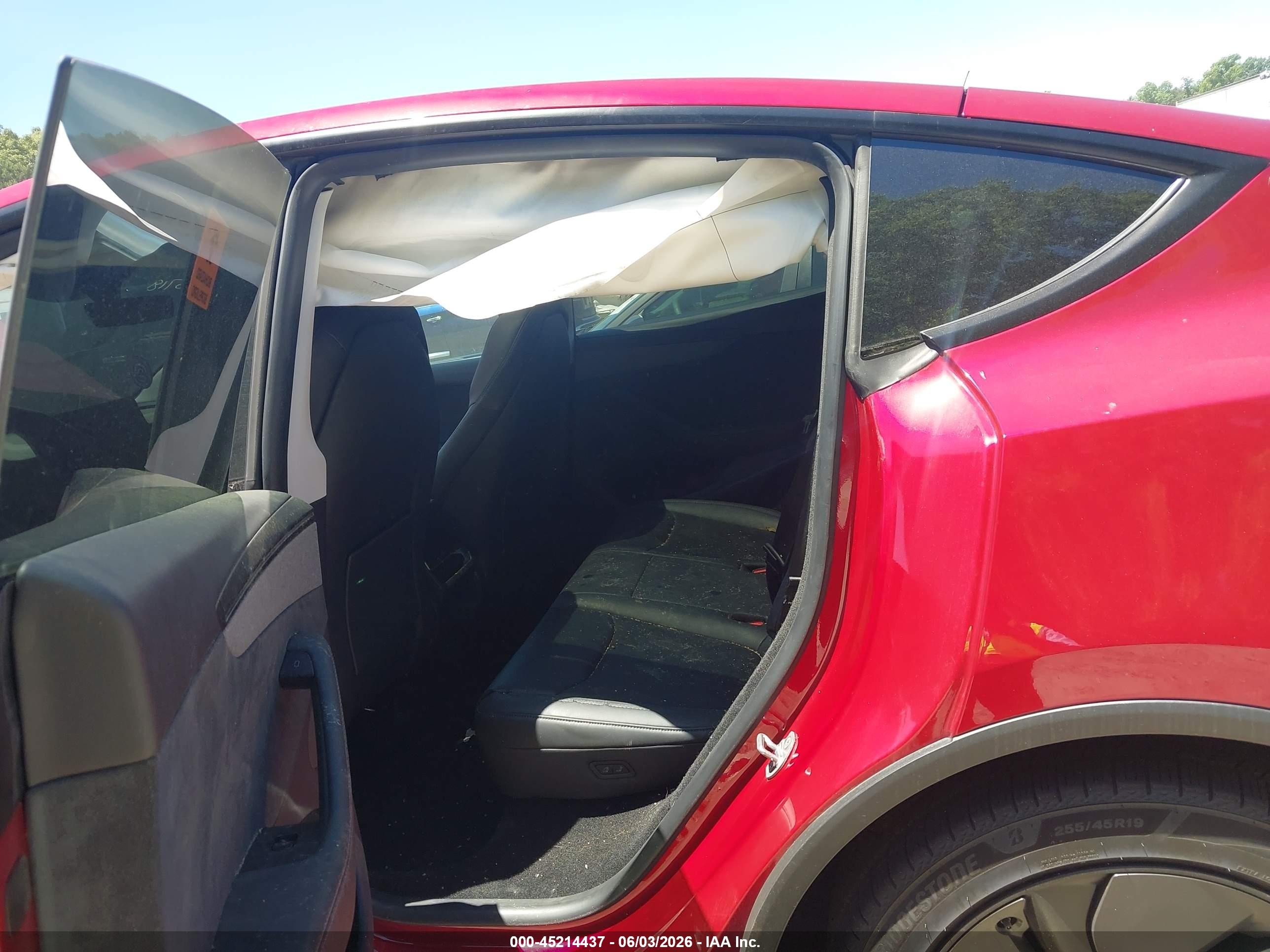 2026 Tesla Model Y Premium Rear-wheel Drive/rear-wheel Drive Red vin: 7SAYGDED3TA498718