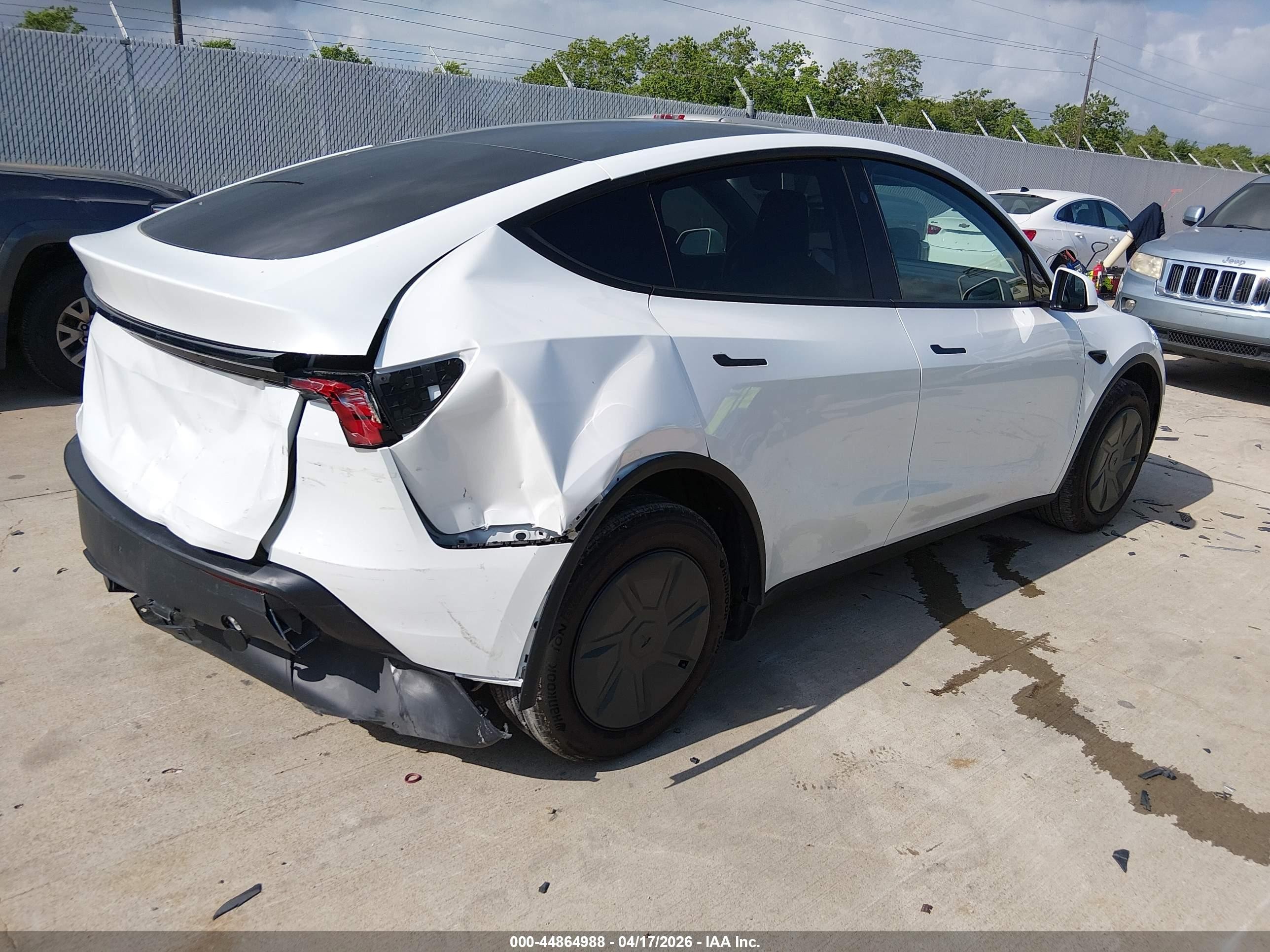 2026 Tesla Model Y Premium Rear-wheel Drive/standard Rear-wheel Drive White vin: 7SAYGDED4TA593109