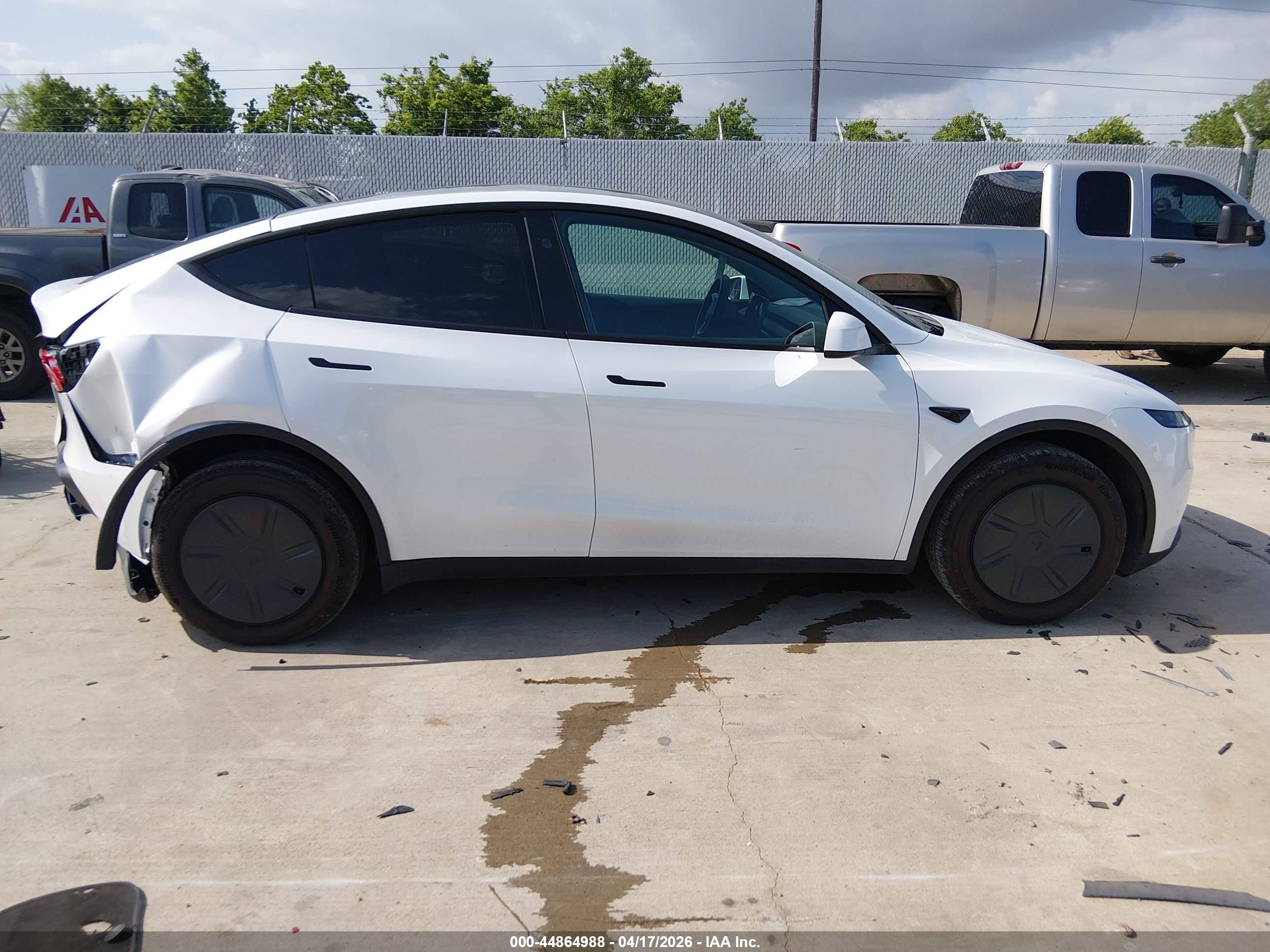 2026 Tesla Model Y Premium Rear-wheel Drive/standard Rear-wheel Drive White vin: 7SAYGDED4TA593109