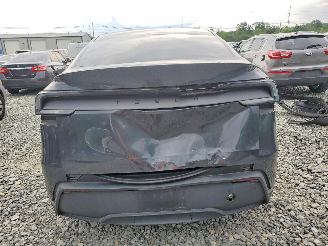 2026 Tesla Model Y Серый vin: 7SAYGDED5TF376770