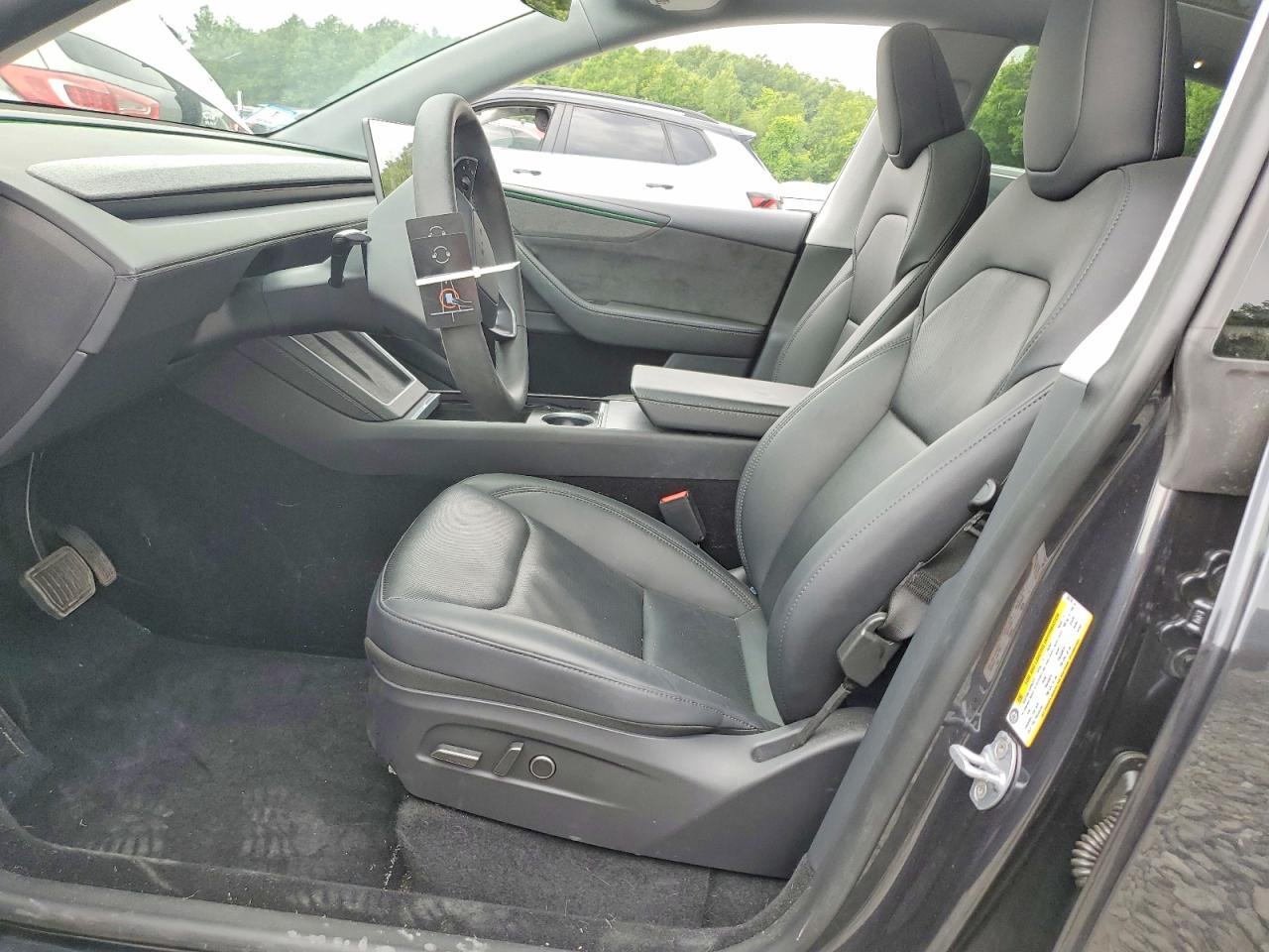 2026 Tesla Model Y Серый vin: 7SAYGDED5TF376770