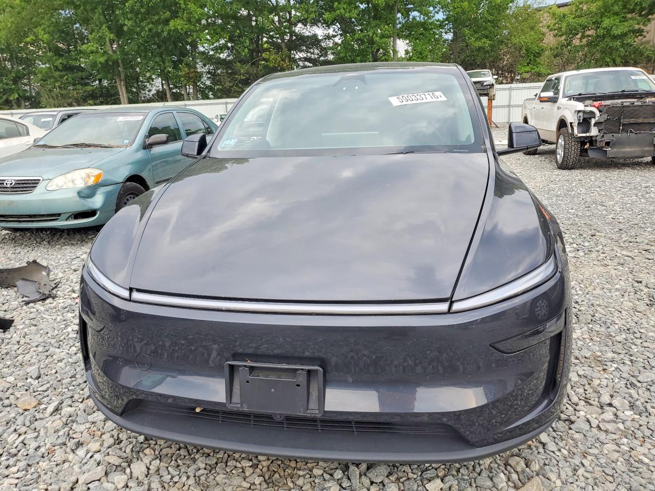 2026 Tesla Model Y Серый vin: 7SAYGDED5TF376770