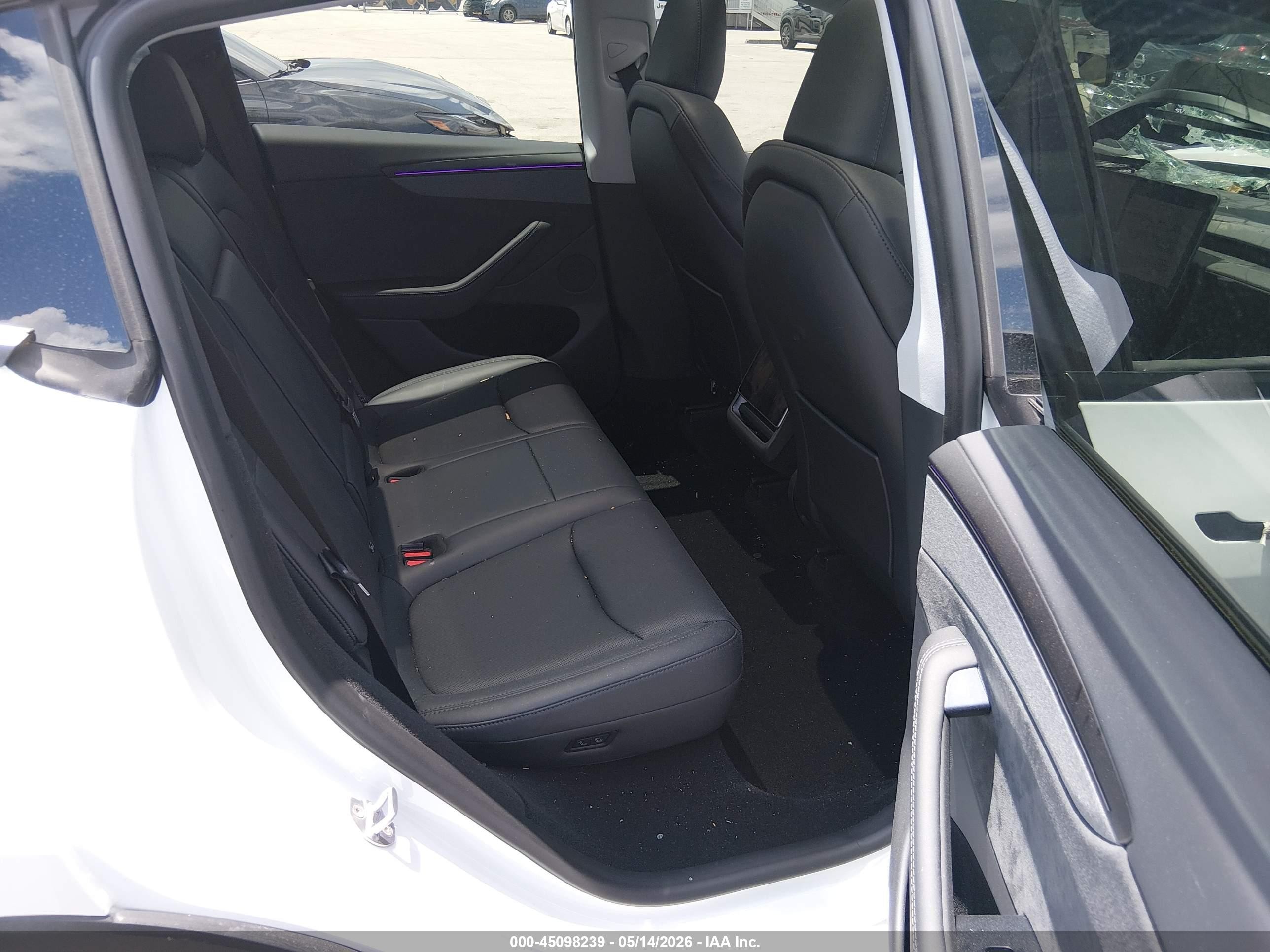 2026 Tesla Model Y Premium Rear-wheel Drive/rear-wheel Drive White vin: 7SAYGDED5TF379538